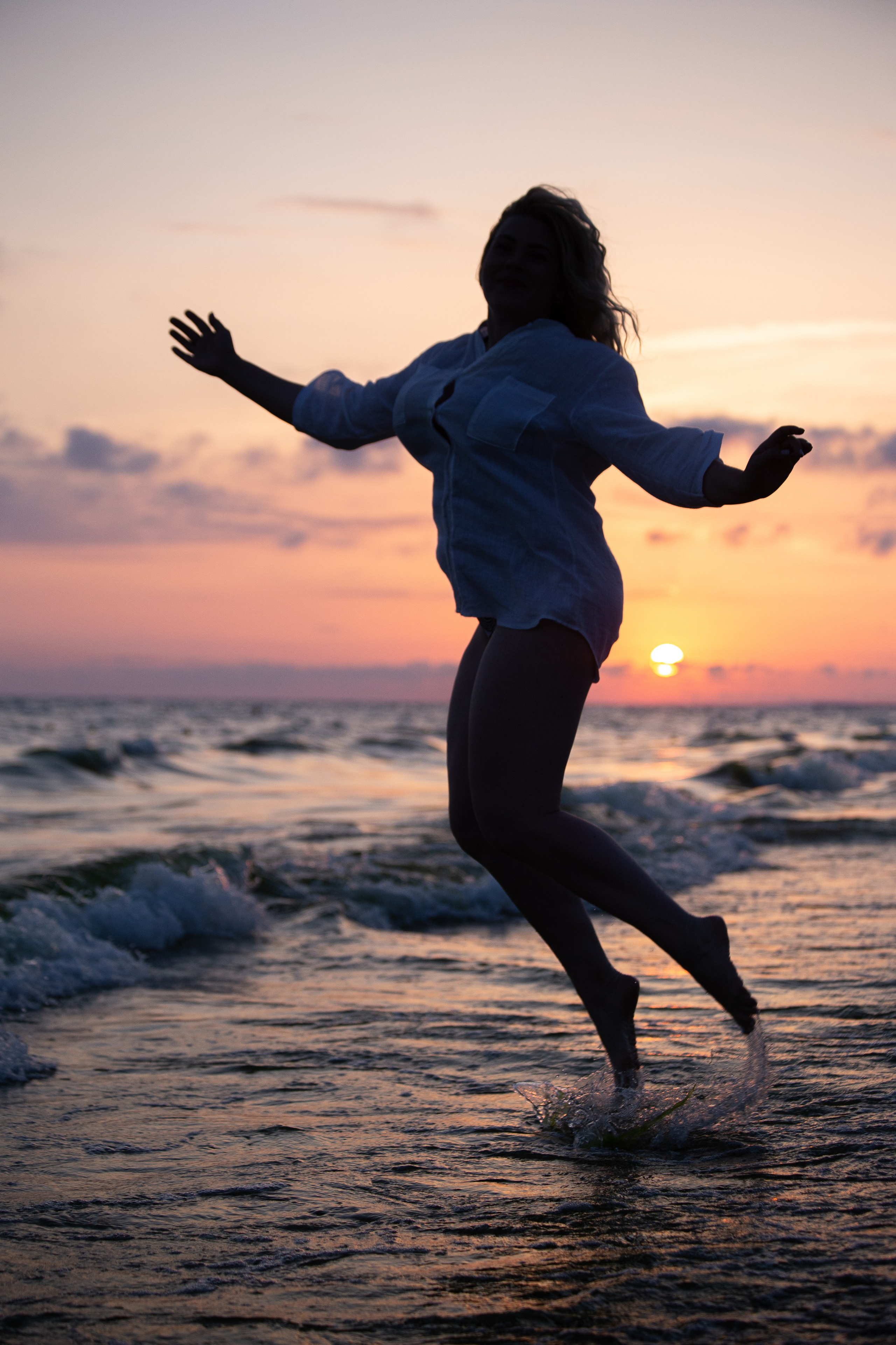 Фотосессия на закате на пляже