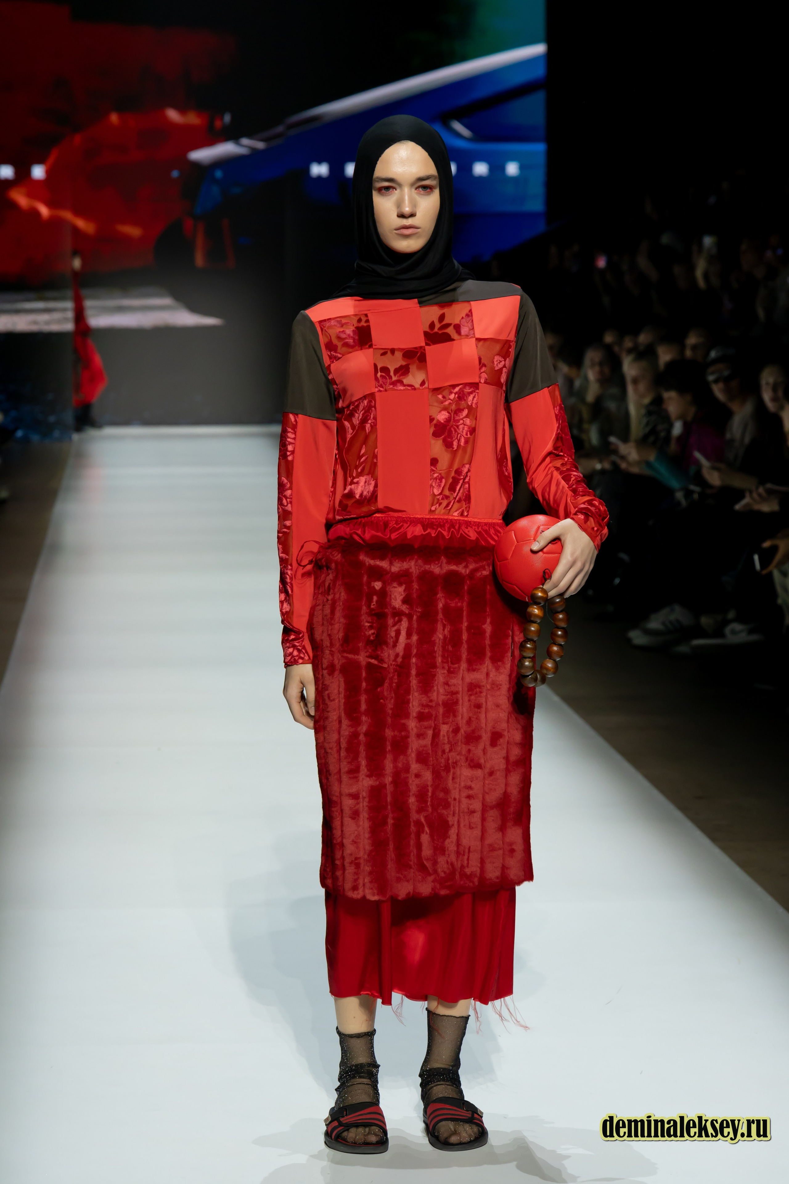 Московская неделя моды 2024 4 октября дизайнер Measure Махачкала. Репортажный, семейный и студийный фотограф в Москве Демин Алексей