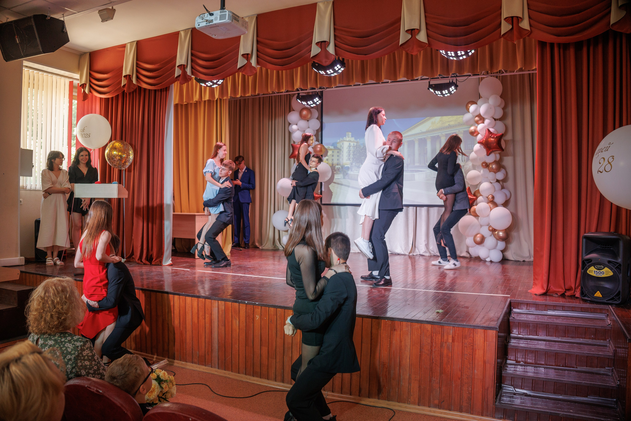 Вручение аттестатов. Свадебный и семейный фотограф в Новосибирске Ирина Дорошкова