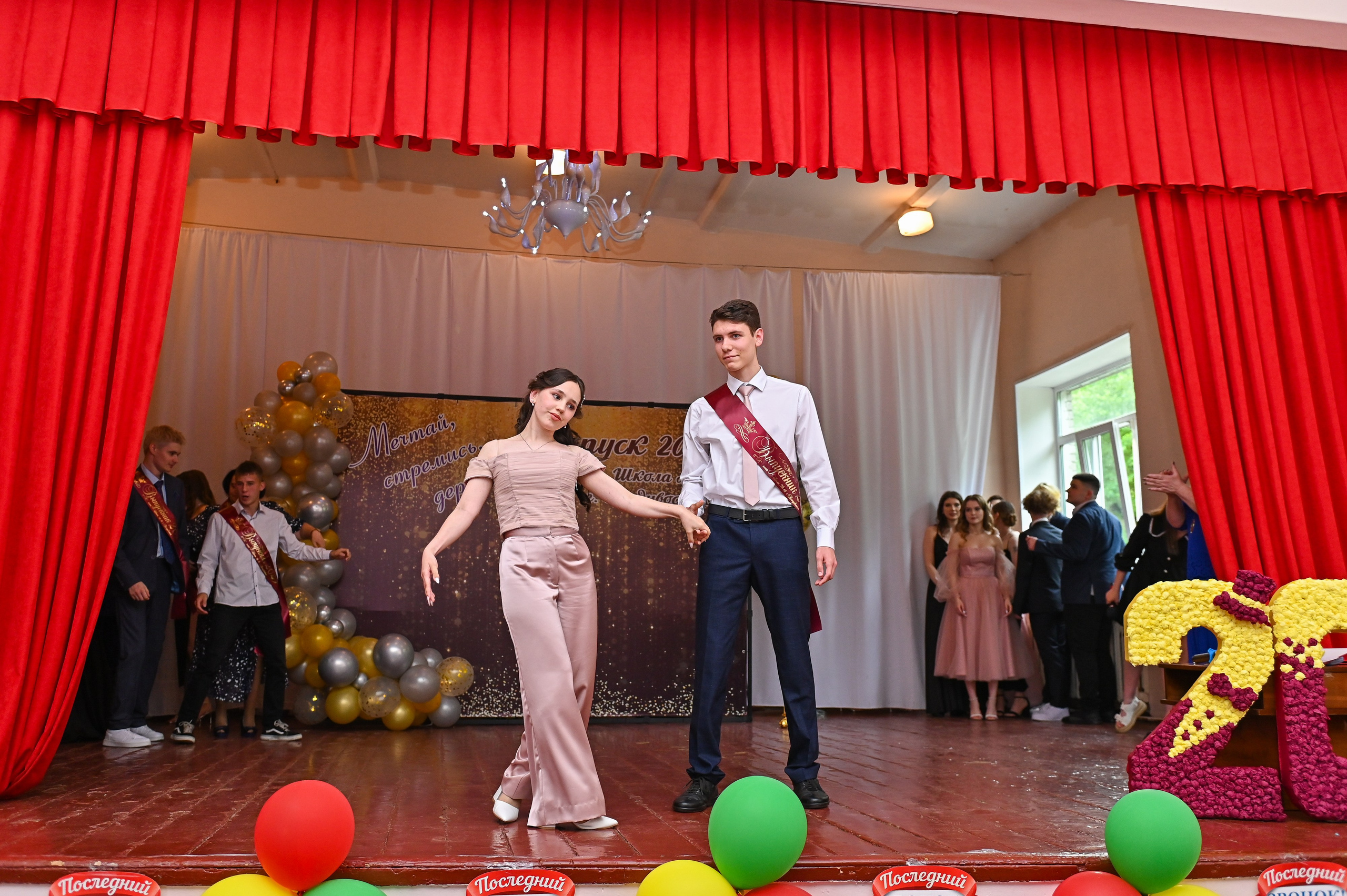 Выпускной школа 48. Семейный и свадебный фотограф во Владивостоке