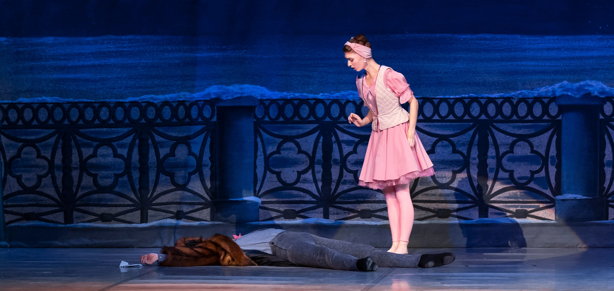 Продавец игрушек Воронежкского театра оперы и балета для Летних балетных сезонов. Балетный фотограф Москва Майоров Николай