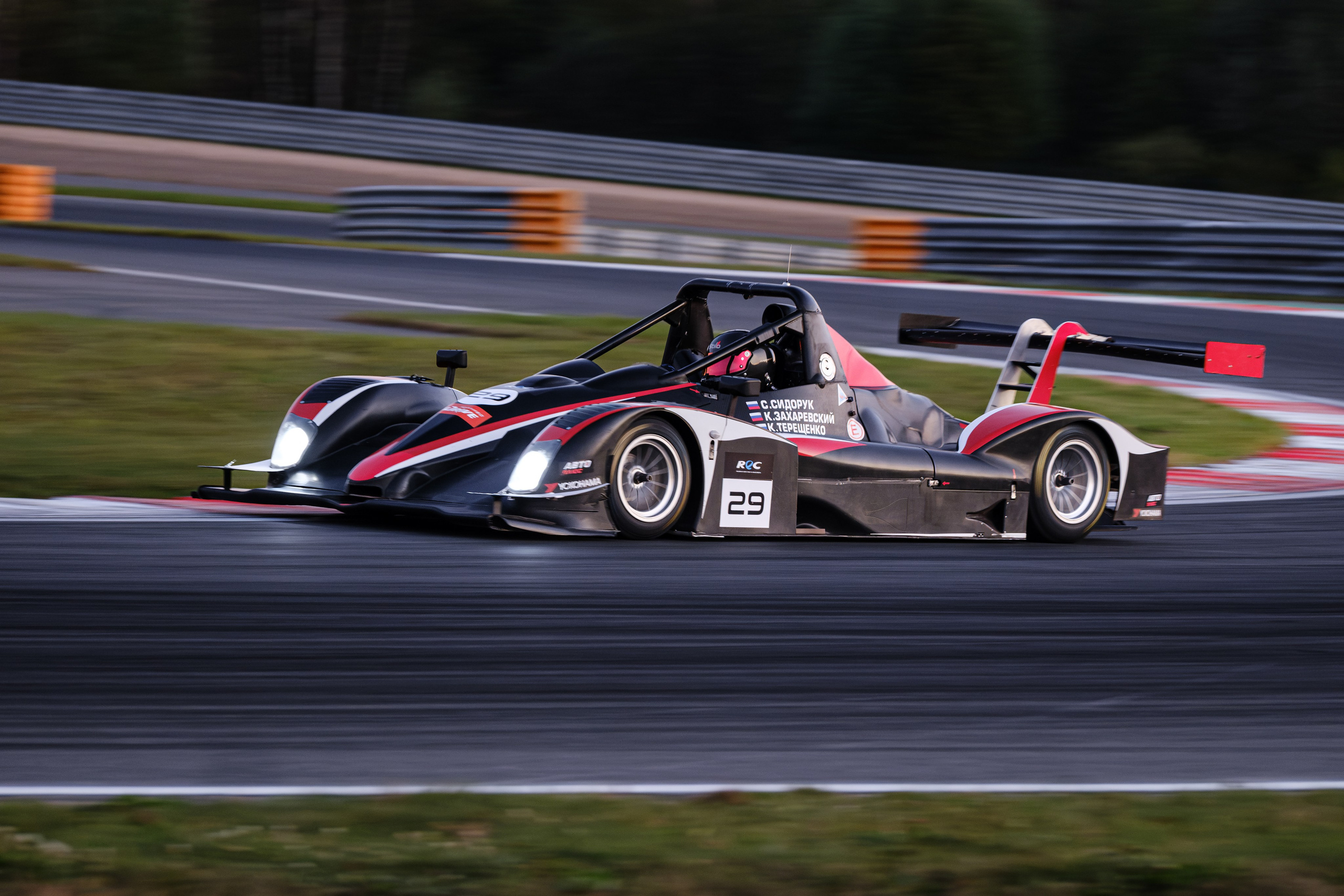 Российская серия гонок на выносливость. Авто и мотоспорт — фотограф Антон Медведев iCoguar