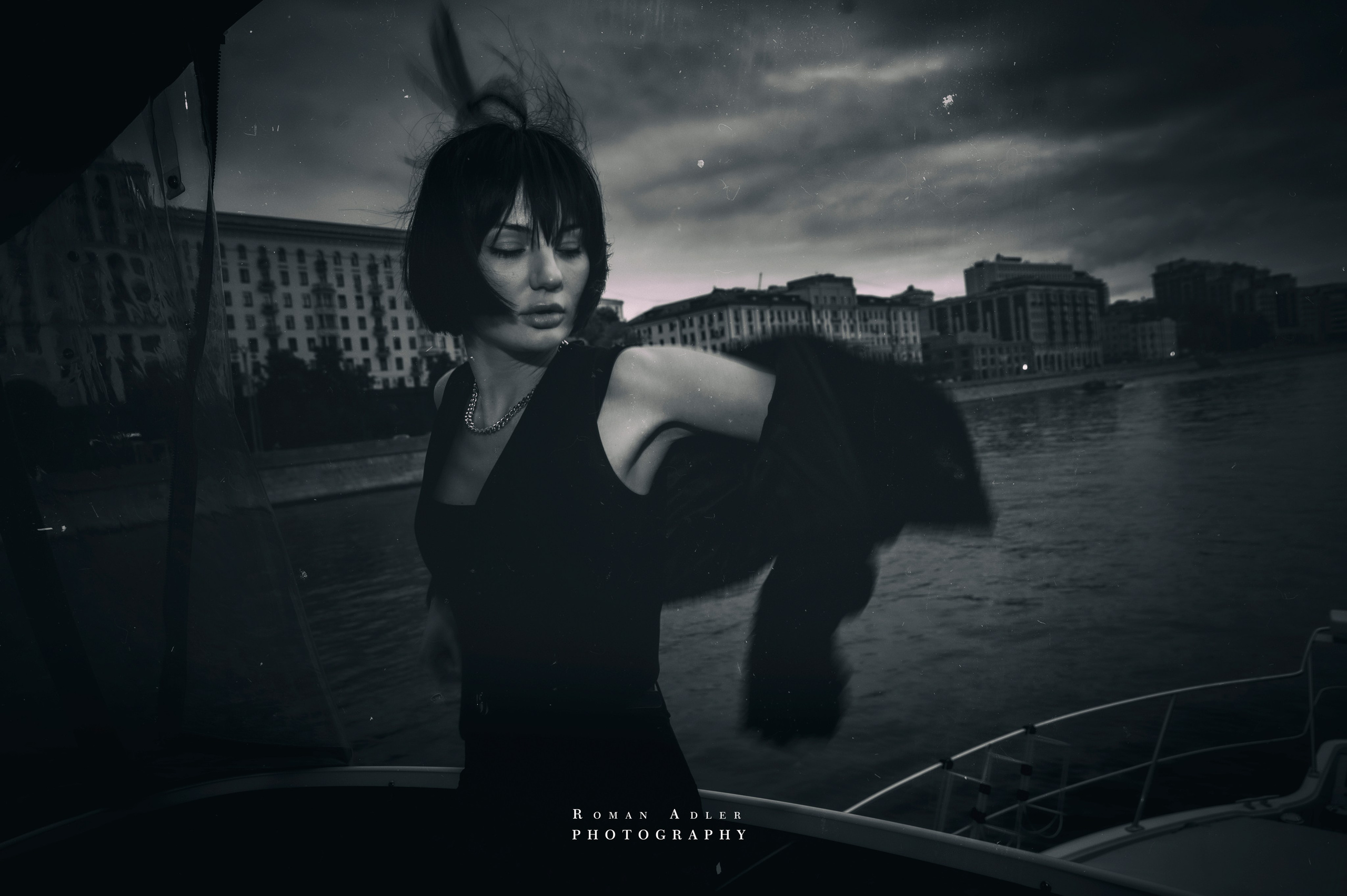 Москва-река. Лето. Яхта. Фотограф Роман Адлер