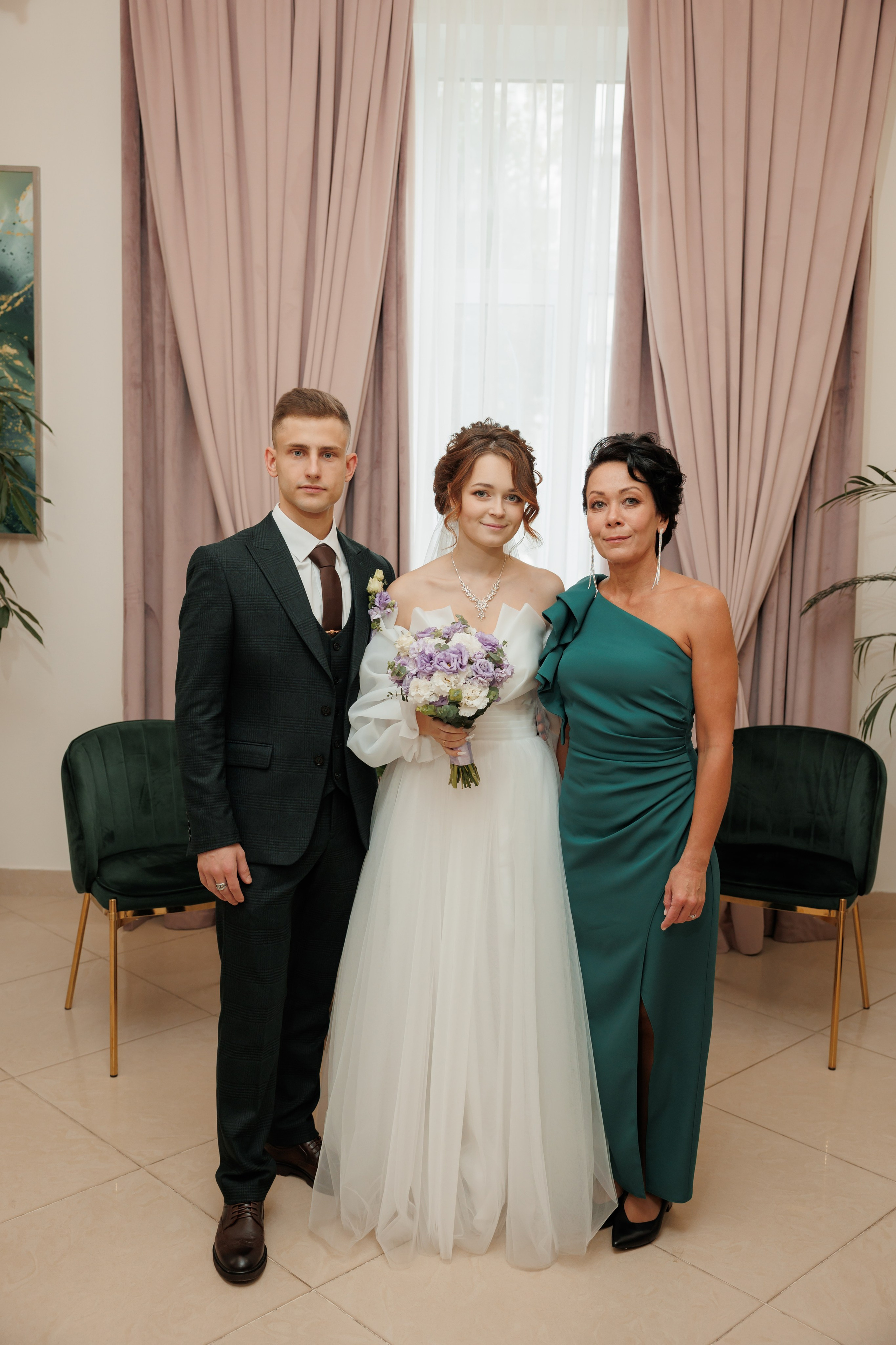 Константин и Дарья, ЗАГС ВДНХ, отель Soluxe, ресторан «Антик». Свадебный и репортажный фотограф (Москва, Королев и другие)