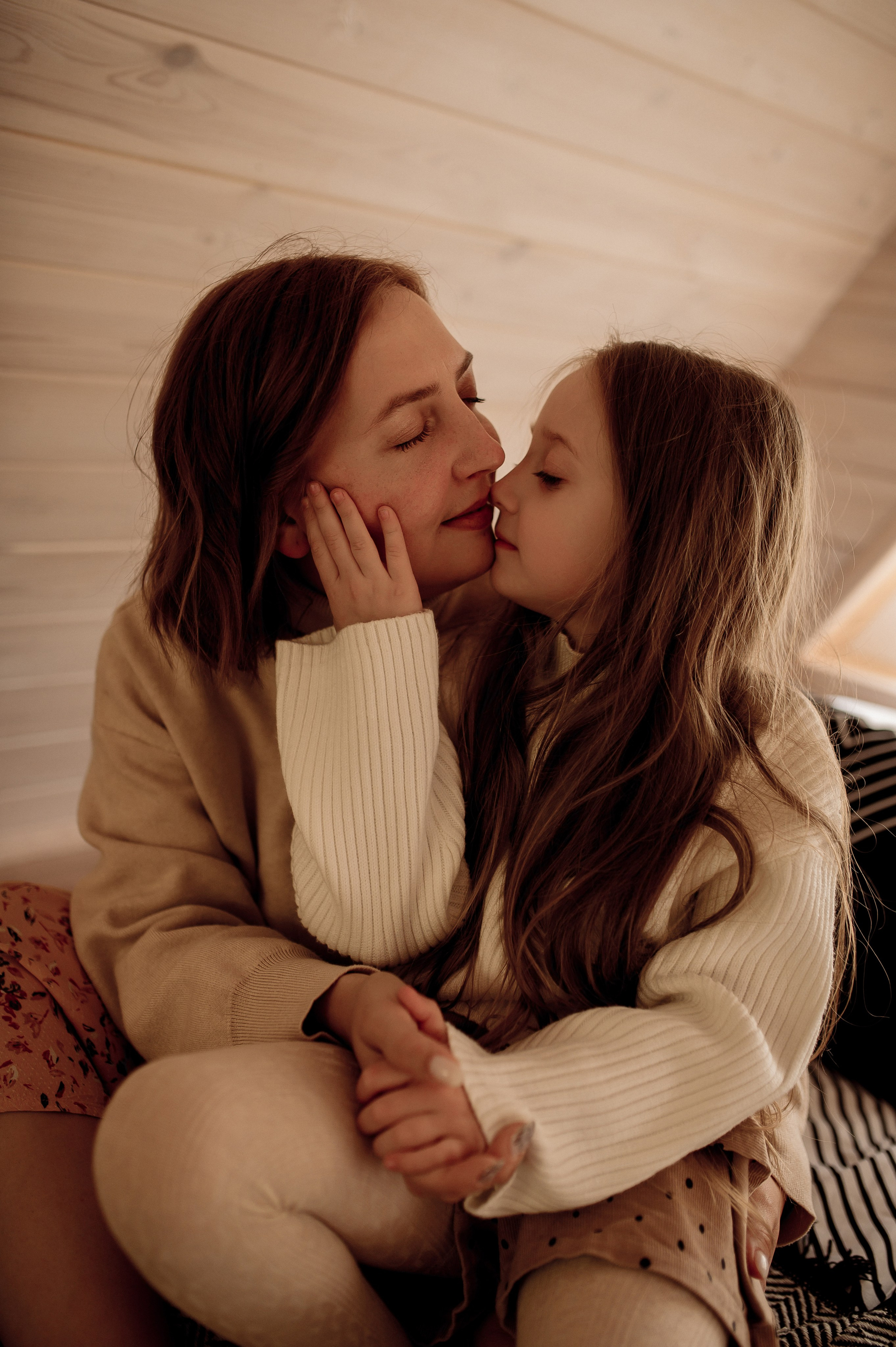 Катя, Дима, Настя и уютный домик. Фотограф Мария Стрелкова