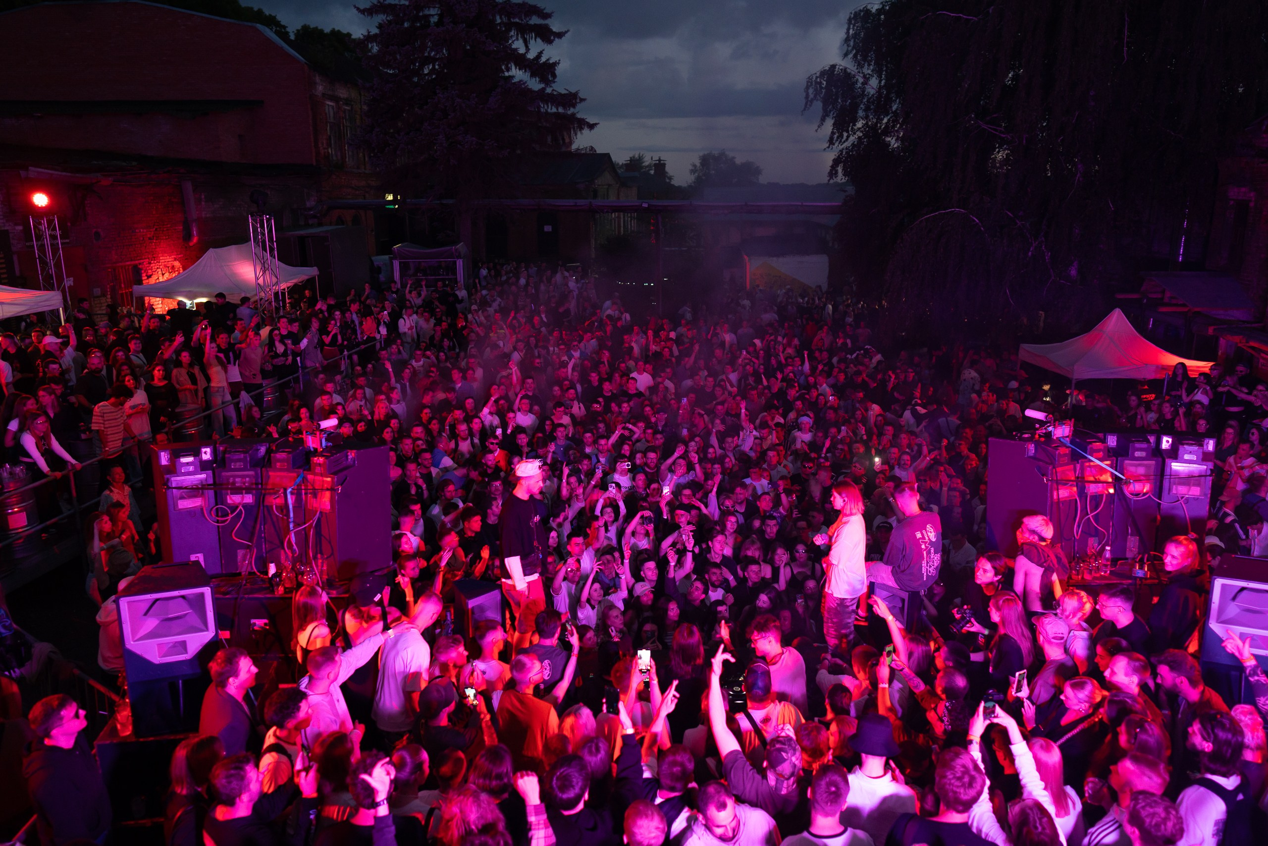 Metro Gorkovskaya Port June 1506. Sunnyman