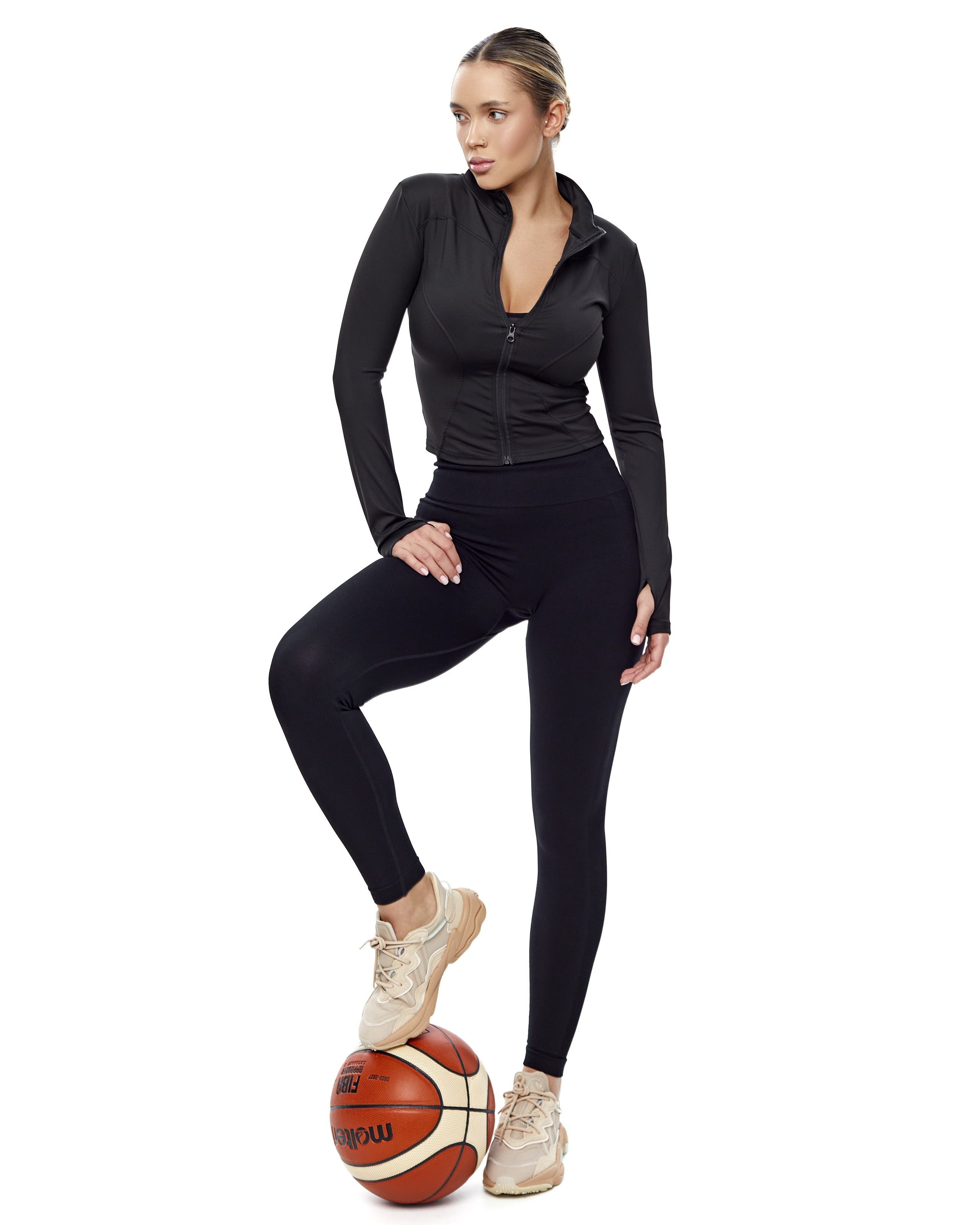 Каталог. Фотограф для брендов одежды и маркетплейсов в Москве