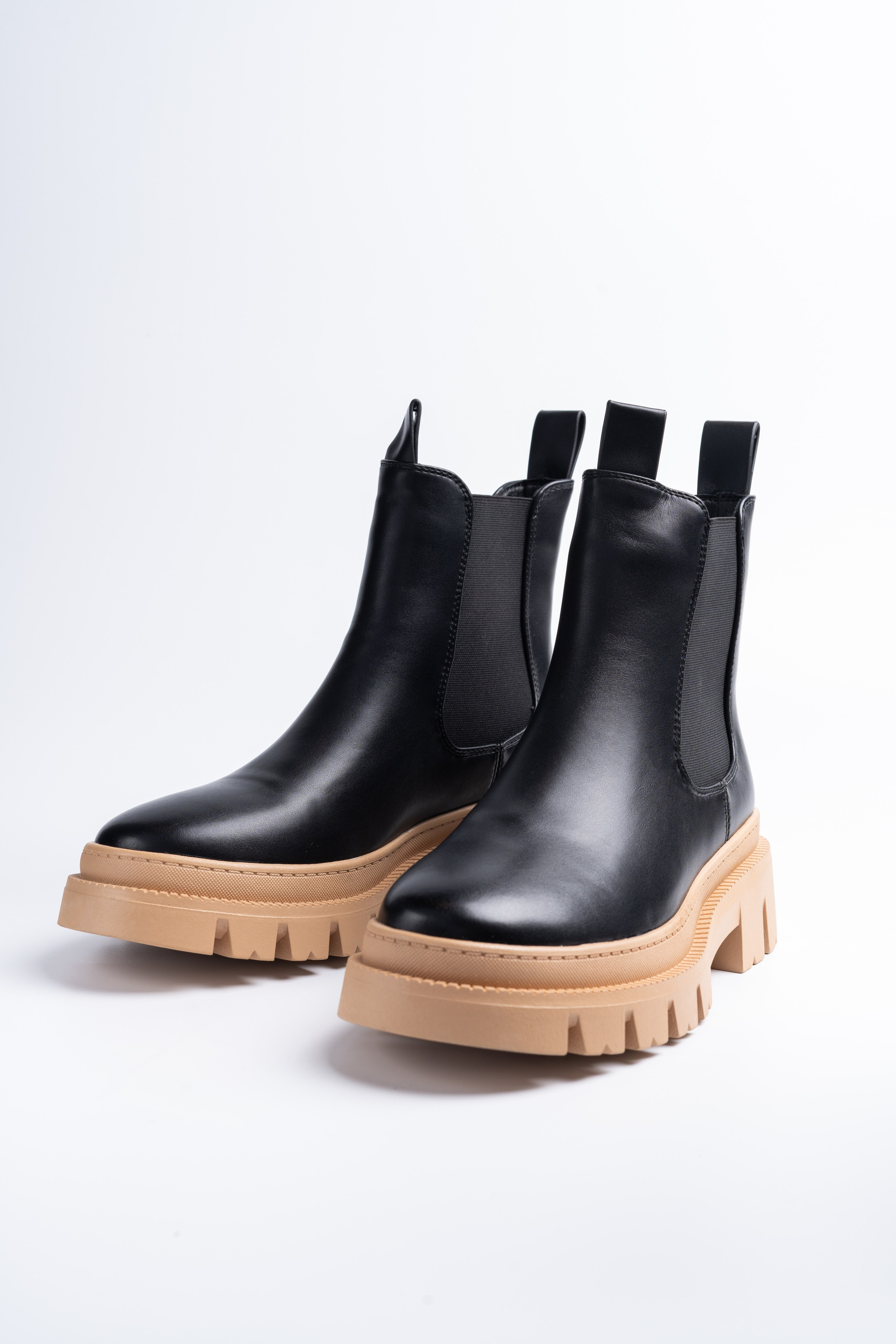 Обувь 2. Фотограф Ахмедов Эльдар Чита