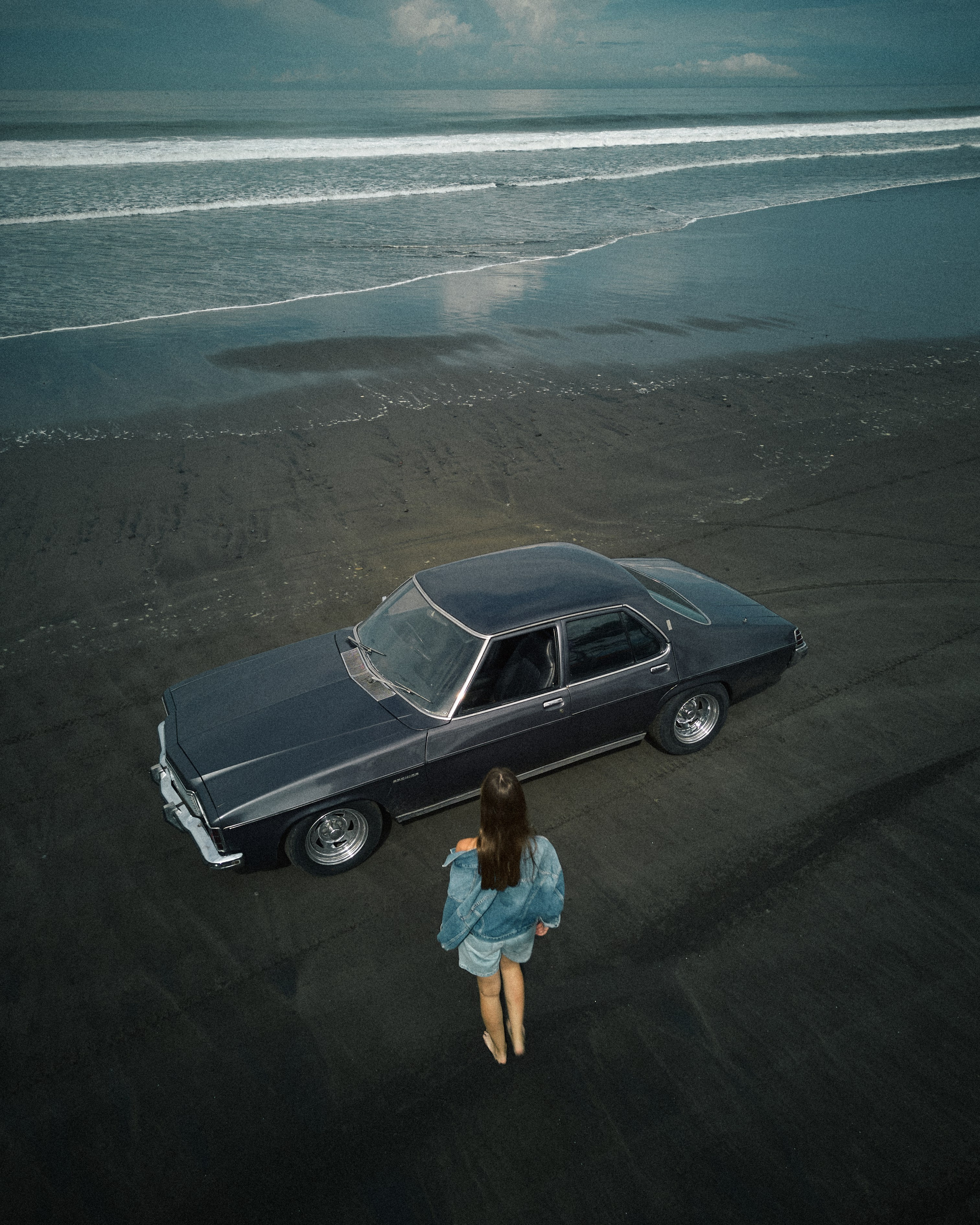 Karina in black sands. Главная