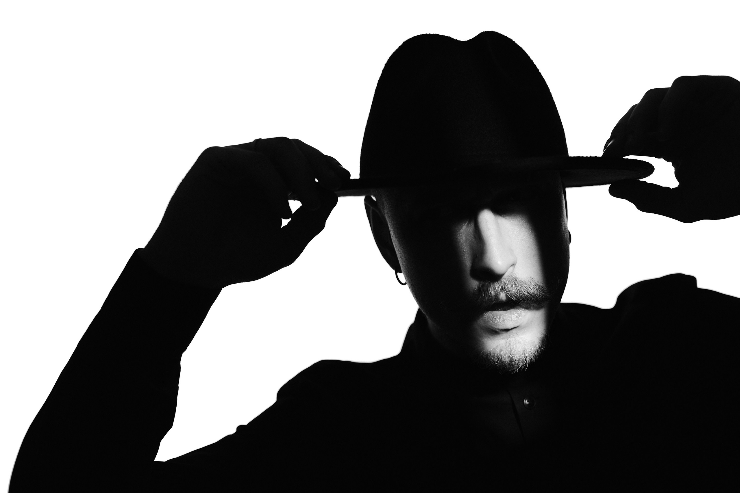 Креативная мужская фотосессия. Профессиональный фотограф в Новосибирске