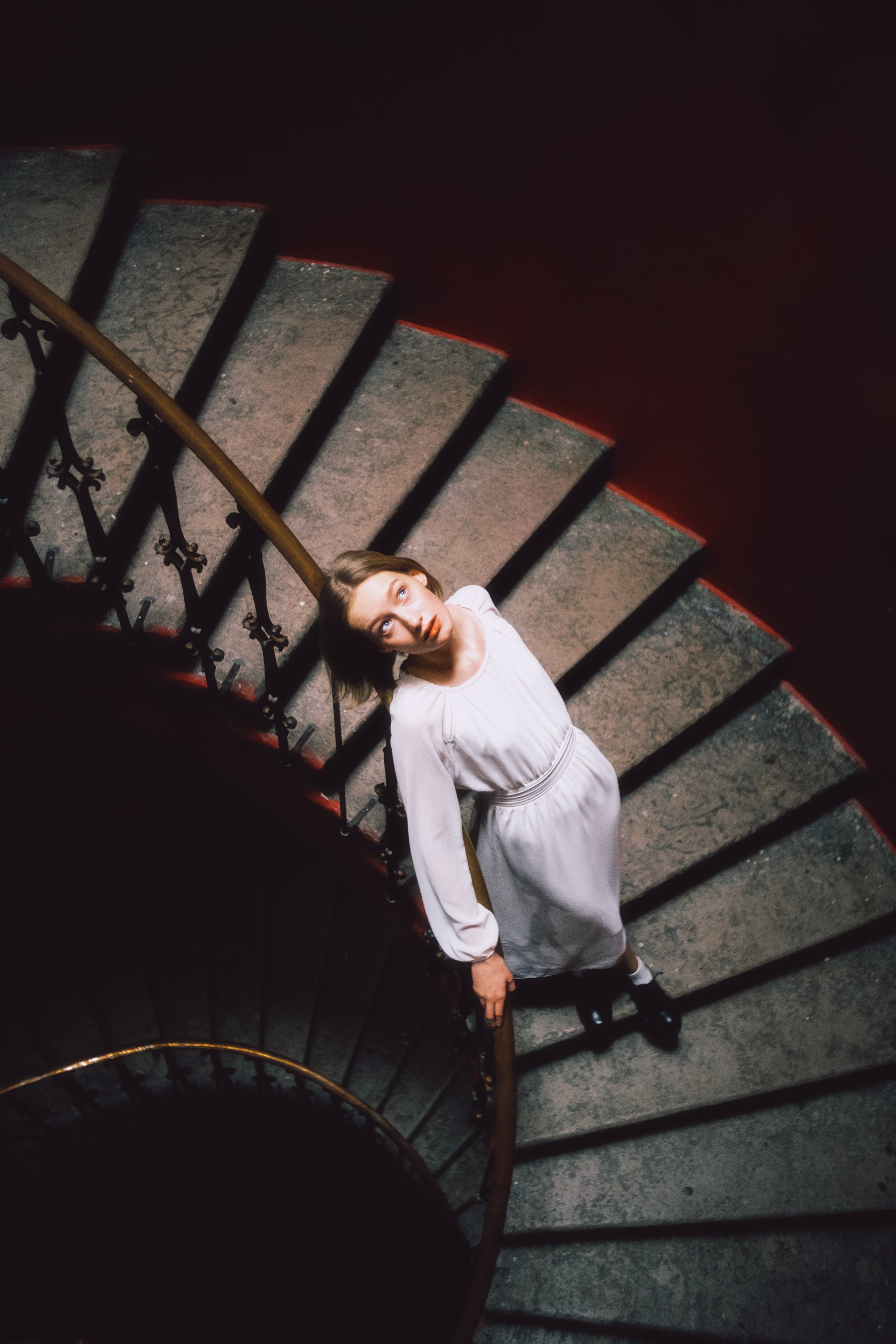 Катя. Съёмка в красной парадной. Lickord