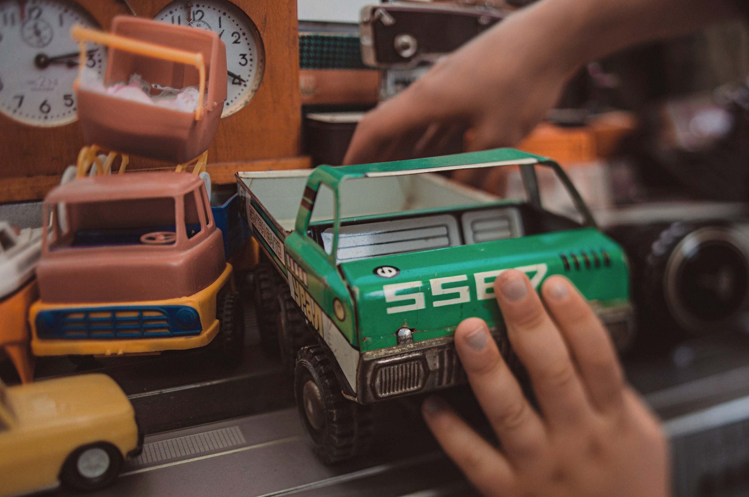 Выставка ретро автомобилей. Сокольники. Семейный и репортажной фотограф в Красноярске и Москве Виктор Бабинцев