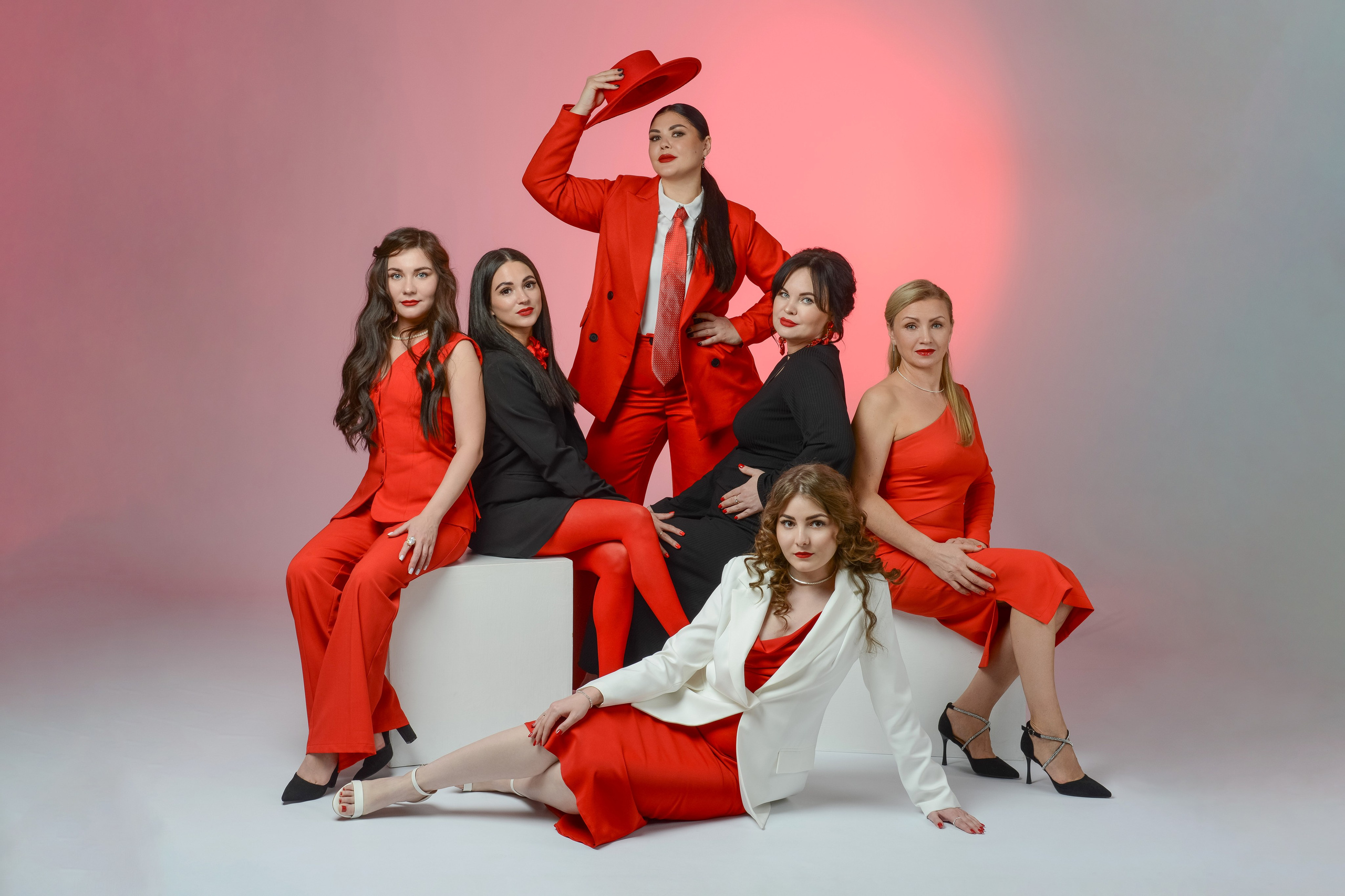 Студия красоты «Мата Хари». Татьяна Гойда портретный и семейный фотограф Ленск. Выпускные альбомы