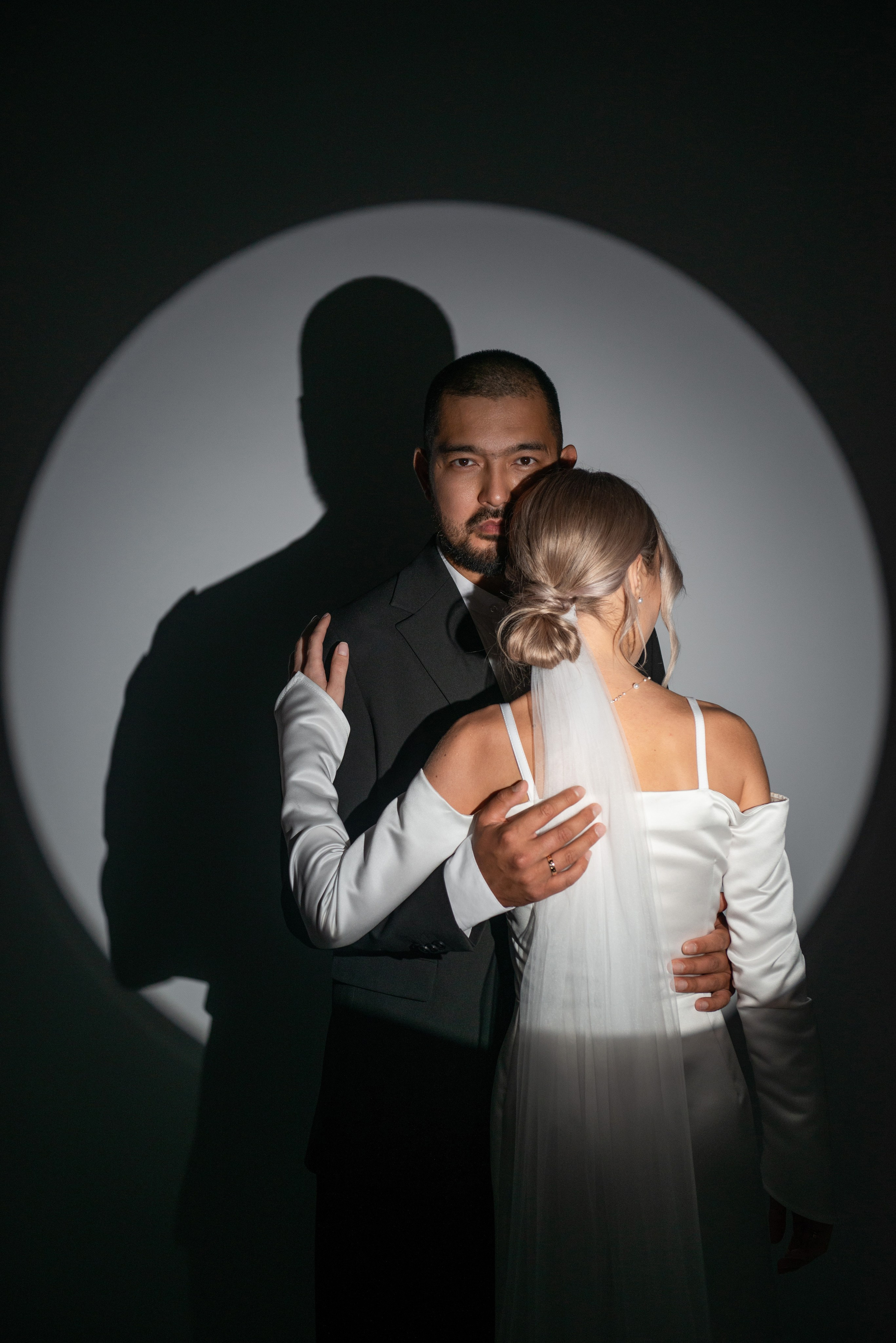 Студийная съемка свадебной пары. Татьяна Гойда портретный и семейный фотограф Ленск. Выпускные альбомы