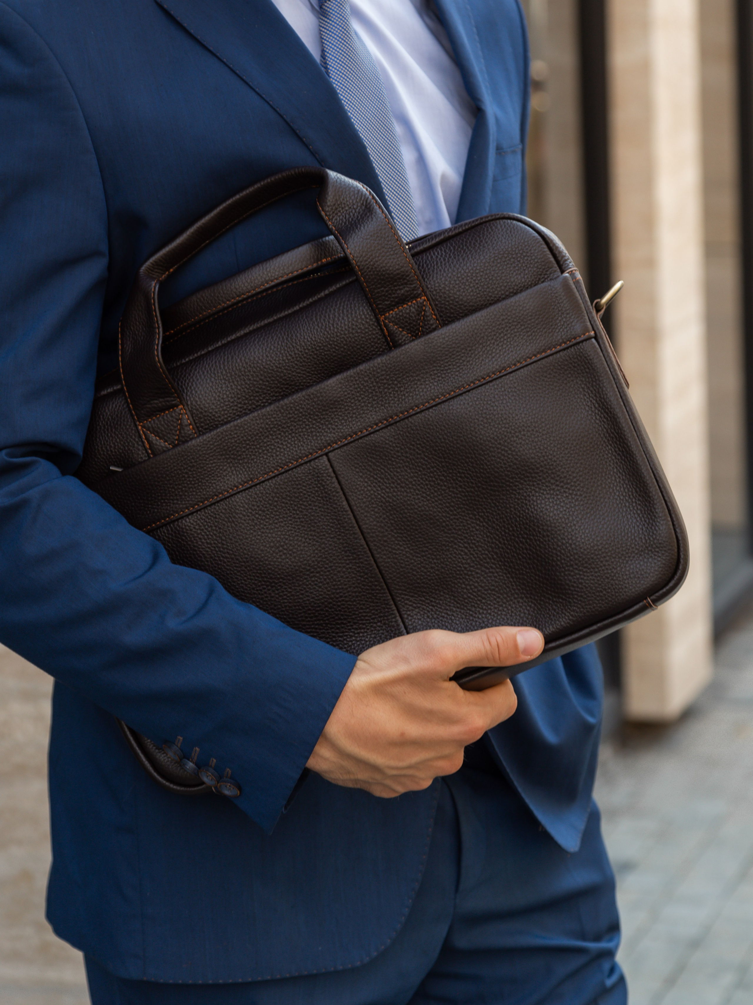 Коммерческая фотосессия мужских сумок для маркетплейсов и социальных сетей. Fashion фотограф в Санкт-Петербурге Савинова Ирина