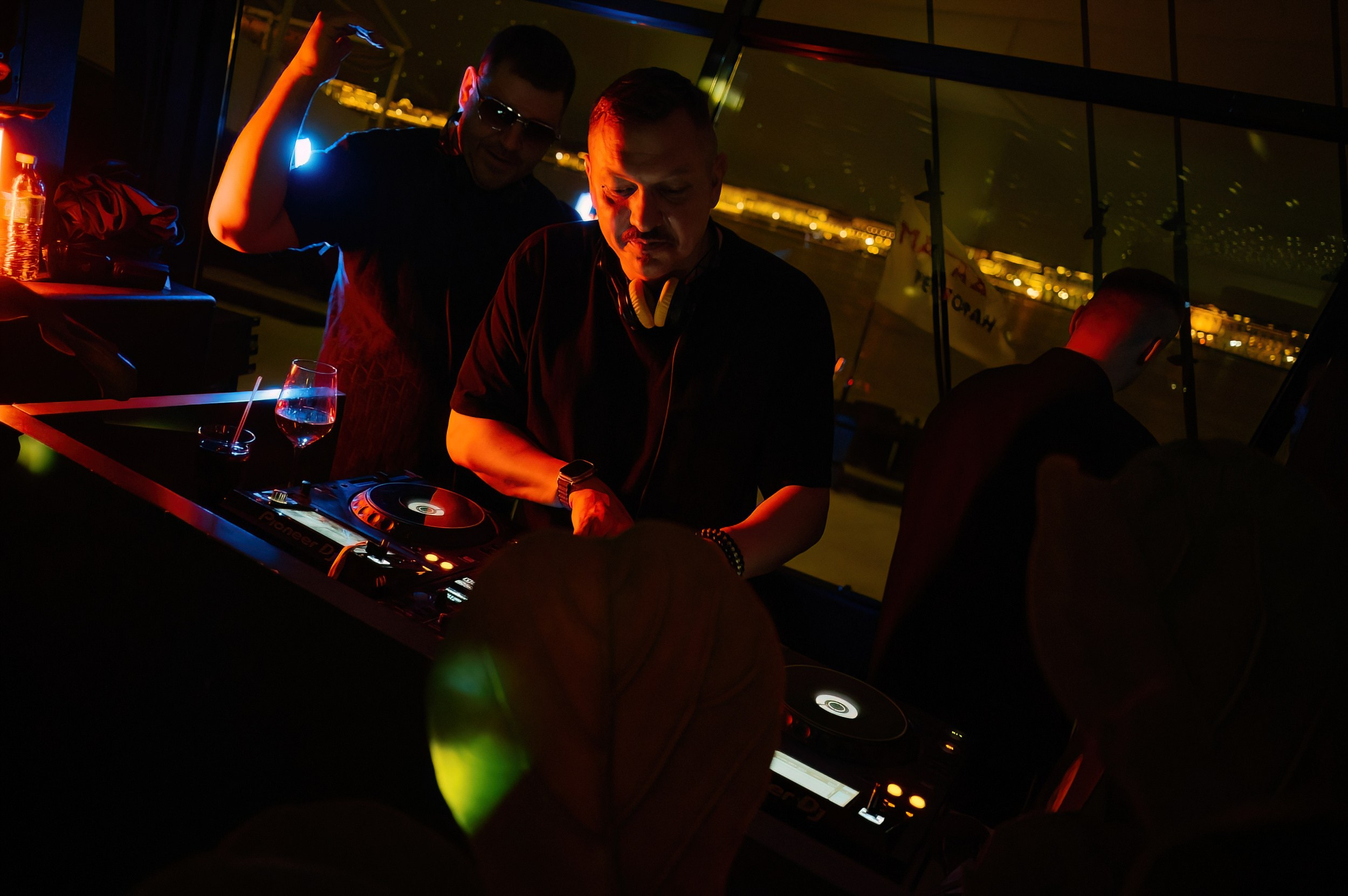 День Рождения DJ Андрей Вакуленко в Магадан. Коммерческий фотограф в Санкт-Петербурге Анна Кобзарь