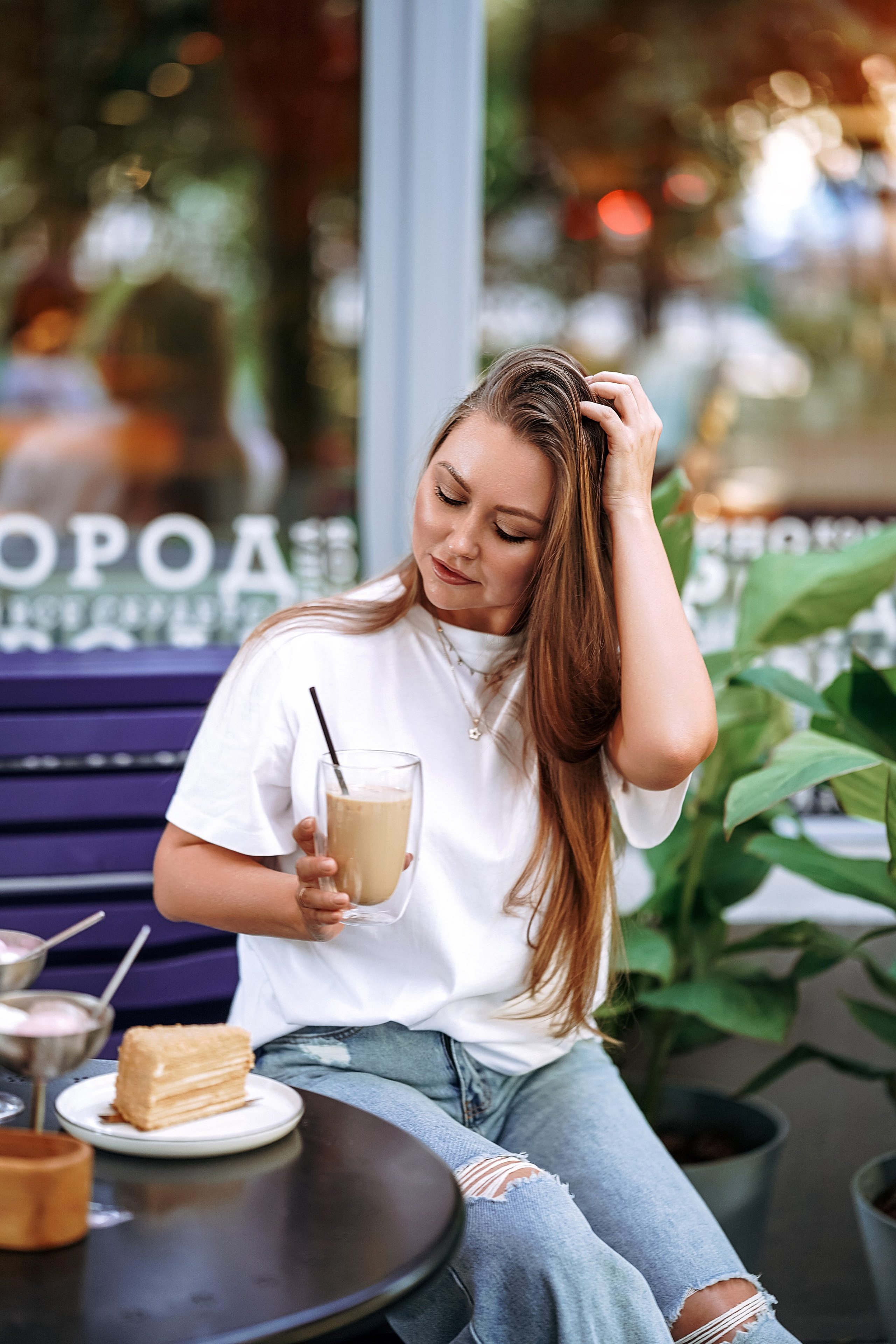 Семейная съемка в кофейне. Семейный и свадебный фотограф в Ульяновске Арина Авдеева