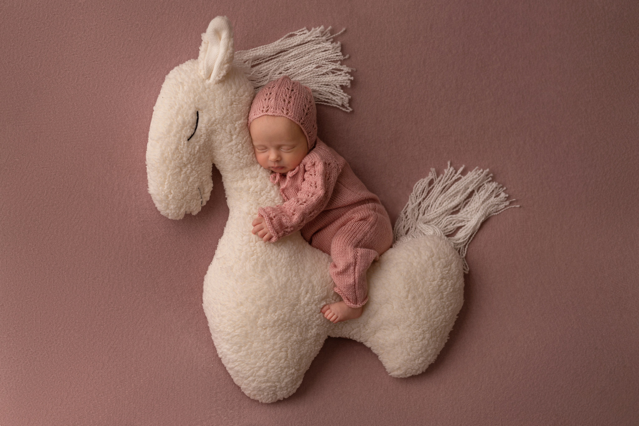 Photos of newborn babies. Photographer of newborns and children up to a year in Montenegro
