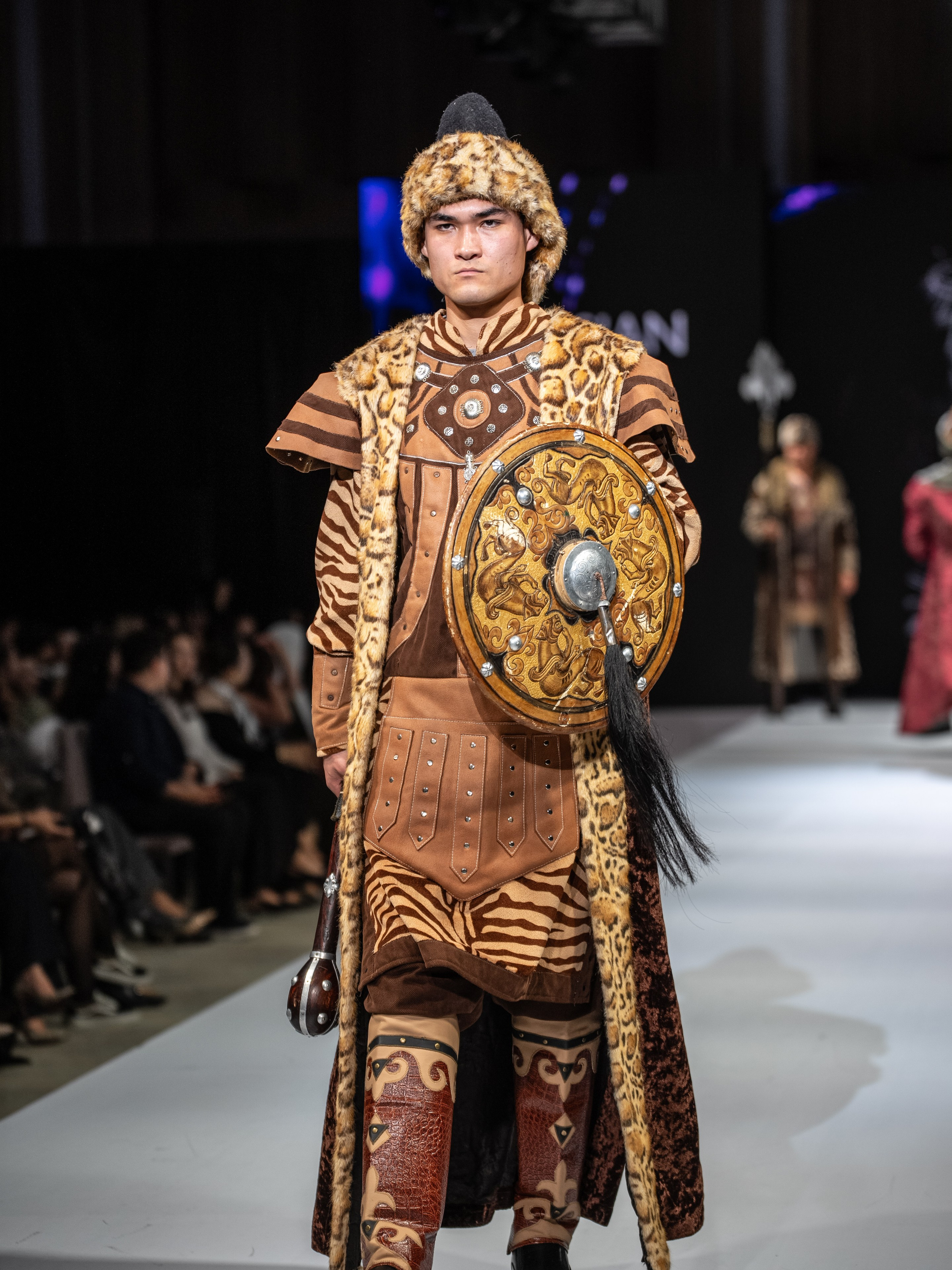 EURASIAN FASHION WEEK Lo Zarata. Сайт Алматинского НЮ АРТ, будуар и фэшн фотографа Дениса Карпенко