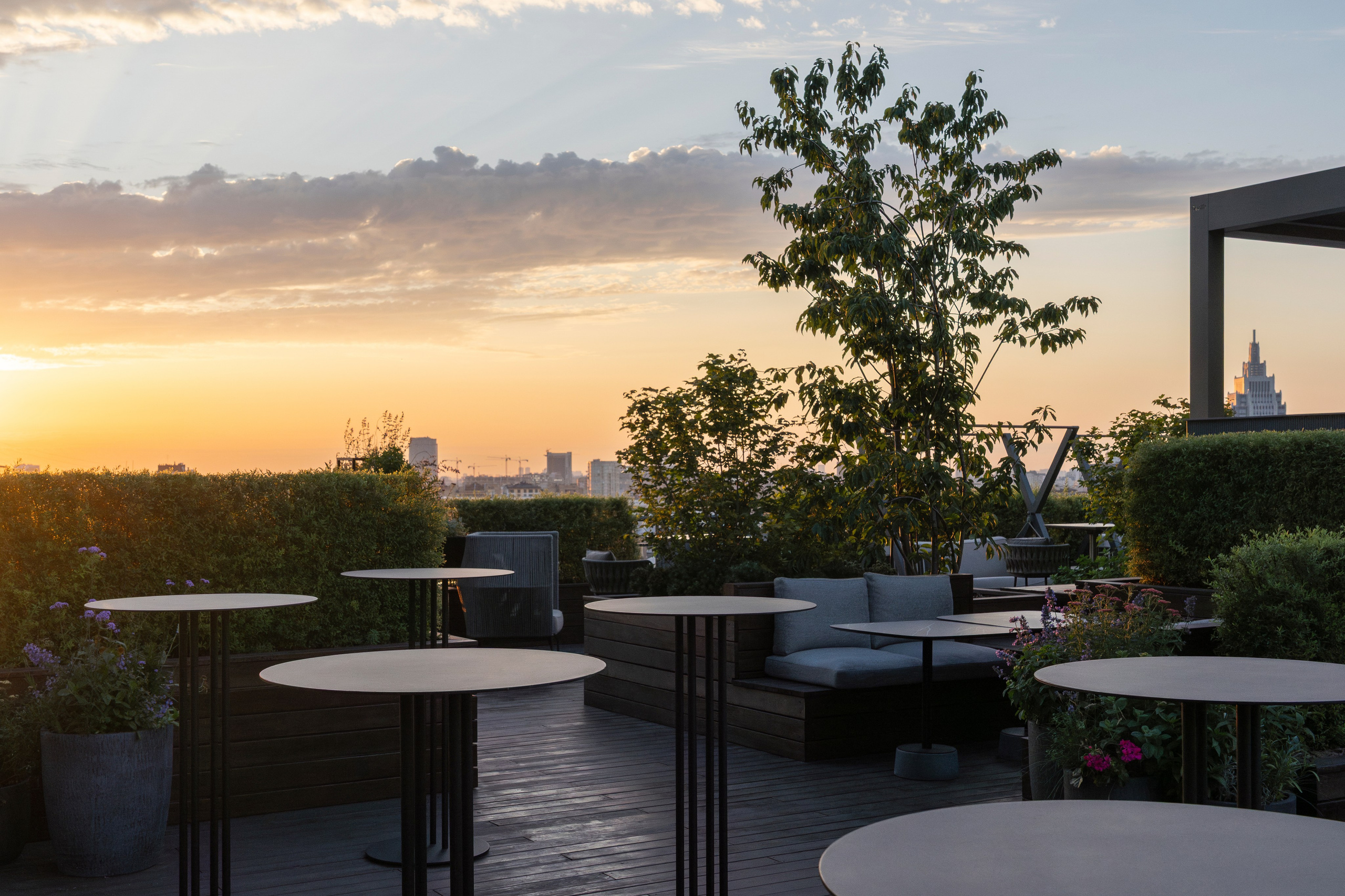 Brusnika office terrace, Moscow. Артамонов Александр | Архитектурный и ландшафтный фотограф