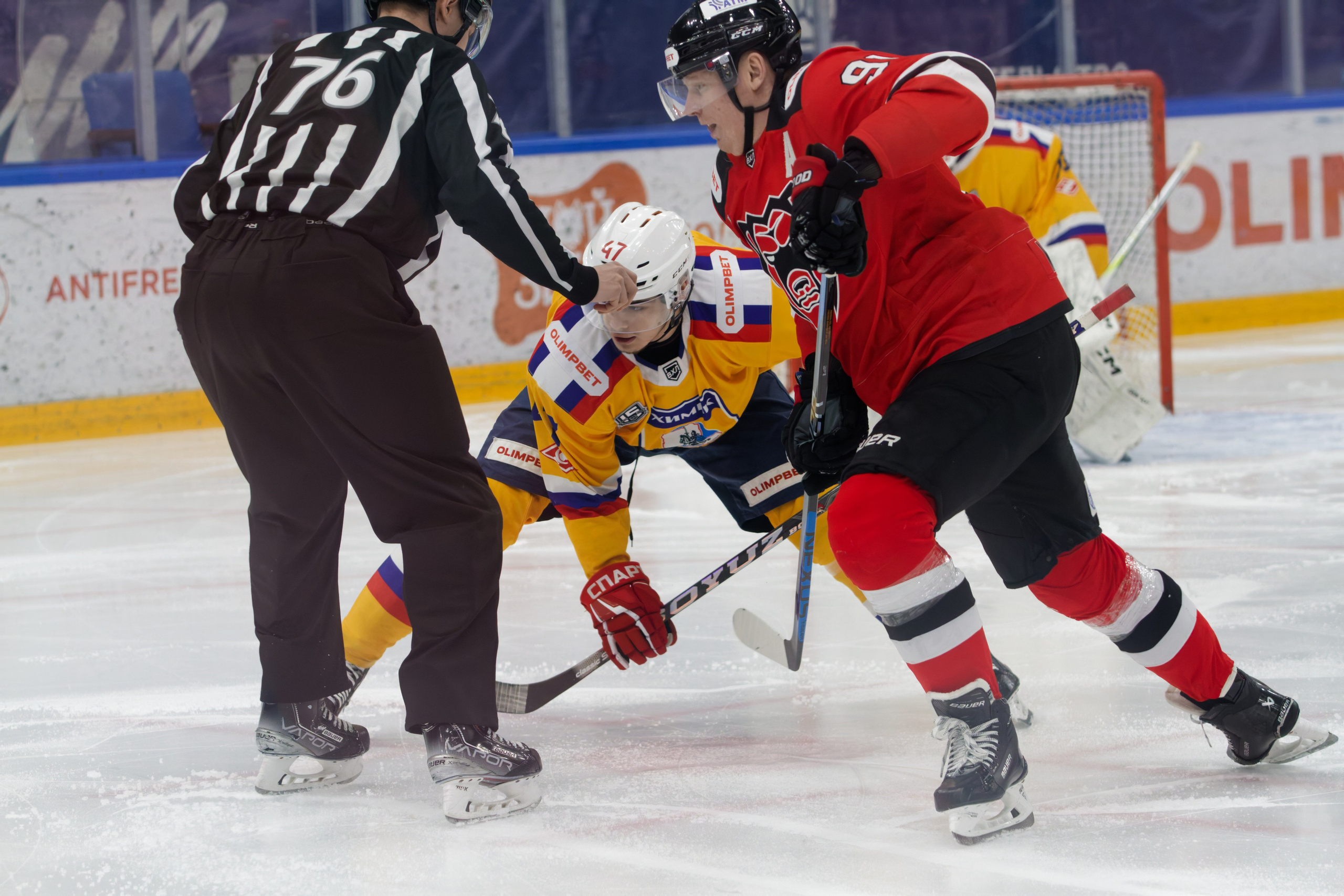 Хоккей. Молот-Химик 12.02.2025. Репортажный и спортивный фотограф в г. Пермь Зильберг Павел