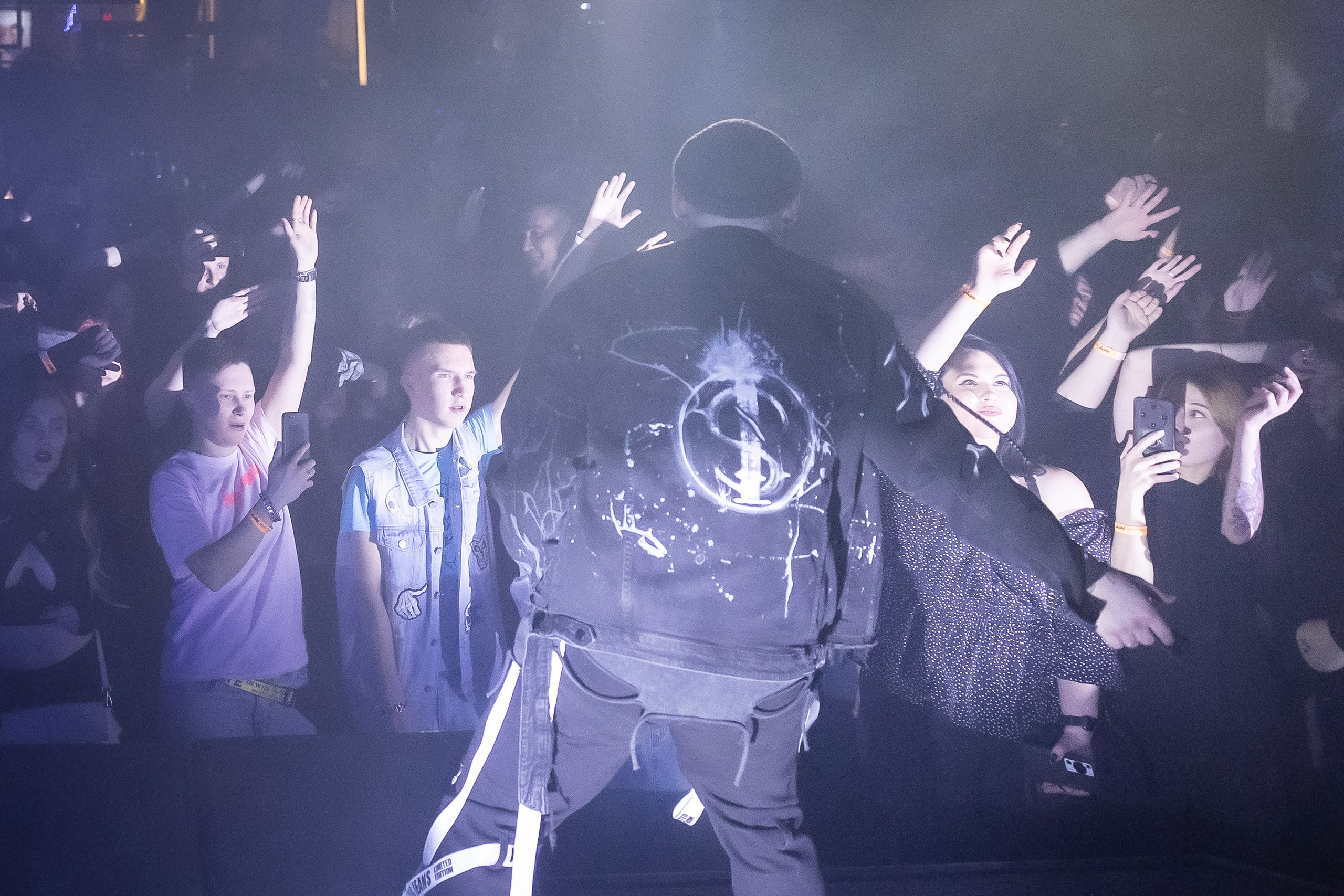 Концерт альтернатив метал группы iOSTRA в «Music bar Мумий Тролль» Москва. Фотограф Владимир Охрименко