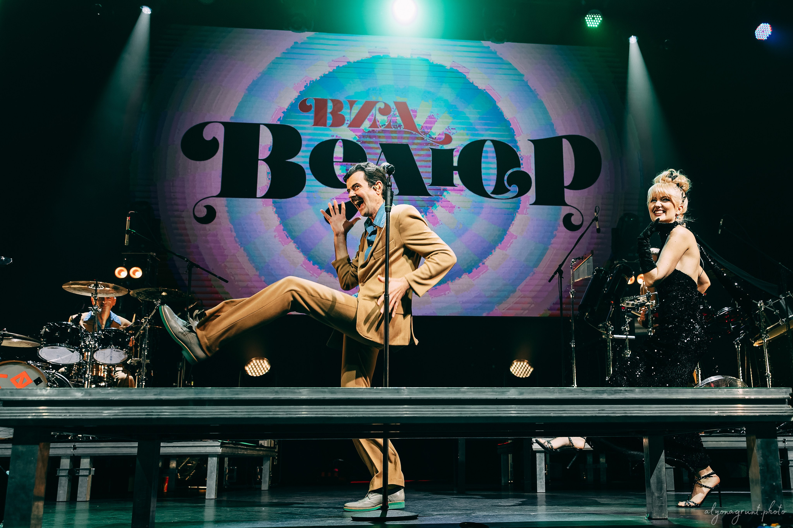 ВИА Велюр, фоторепортаж, СПб, BASE, 14.12.2025. Алена Адрианова: фотограф в Санкт-Петербурге