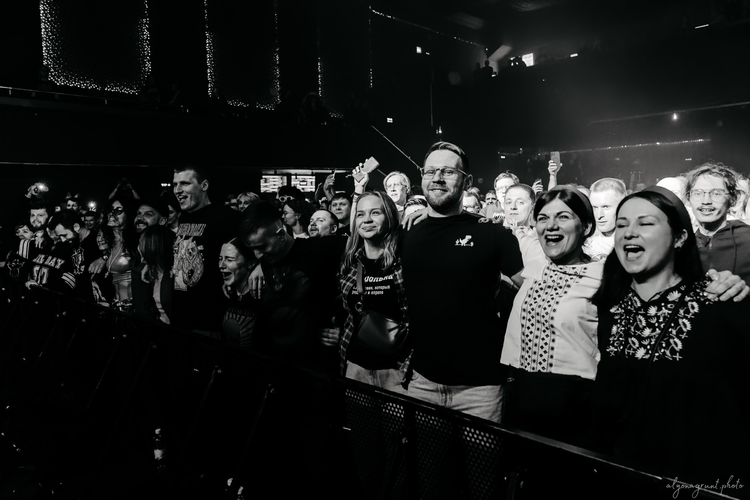 Концерт группы Нейромонах Феофан, фоторепортаж СПб, BASE SPB, 11.04.2025. Алена Адрианова: фотограф в Санкт-Петербурге