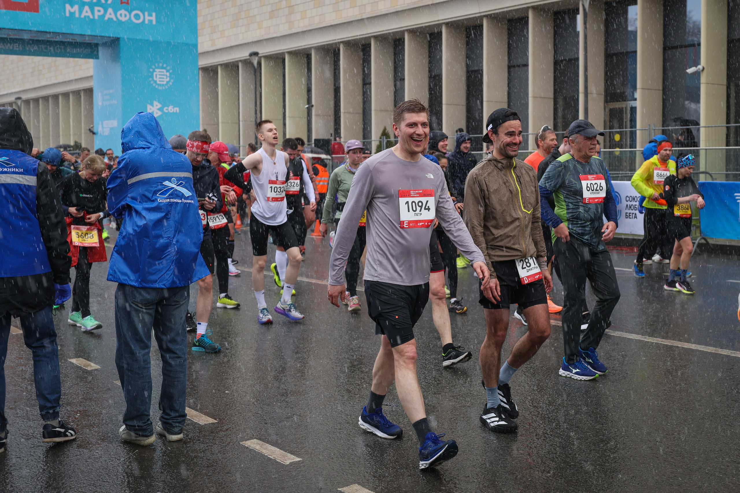 Московский полумарафон 25 и 26.04.26. Фотограф Сергей Ловкий