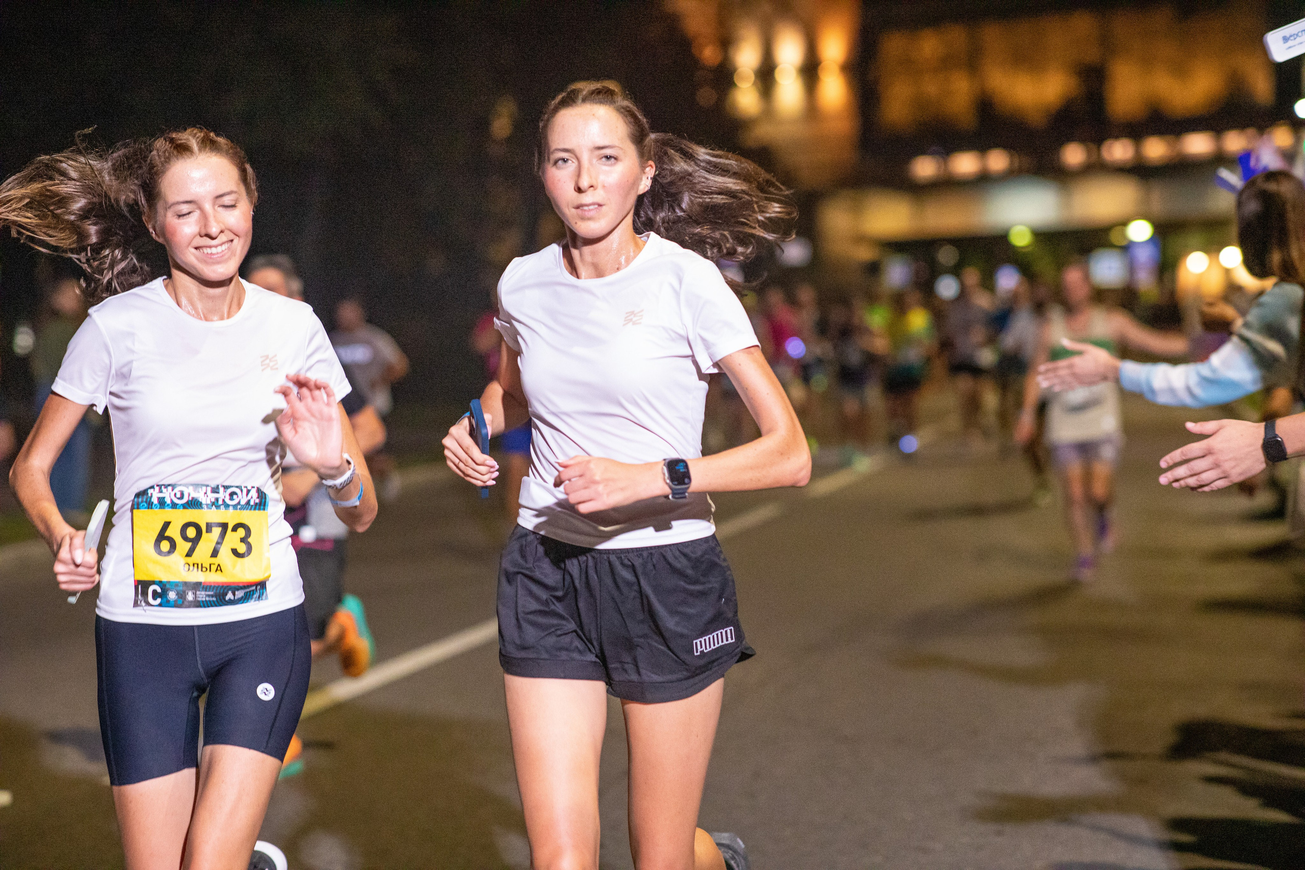 Ночной забег в ленте фотографий бегунов 03.08.24. Фотограф Сергей Ловкий