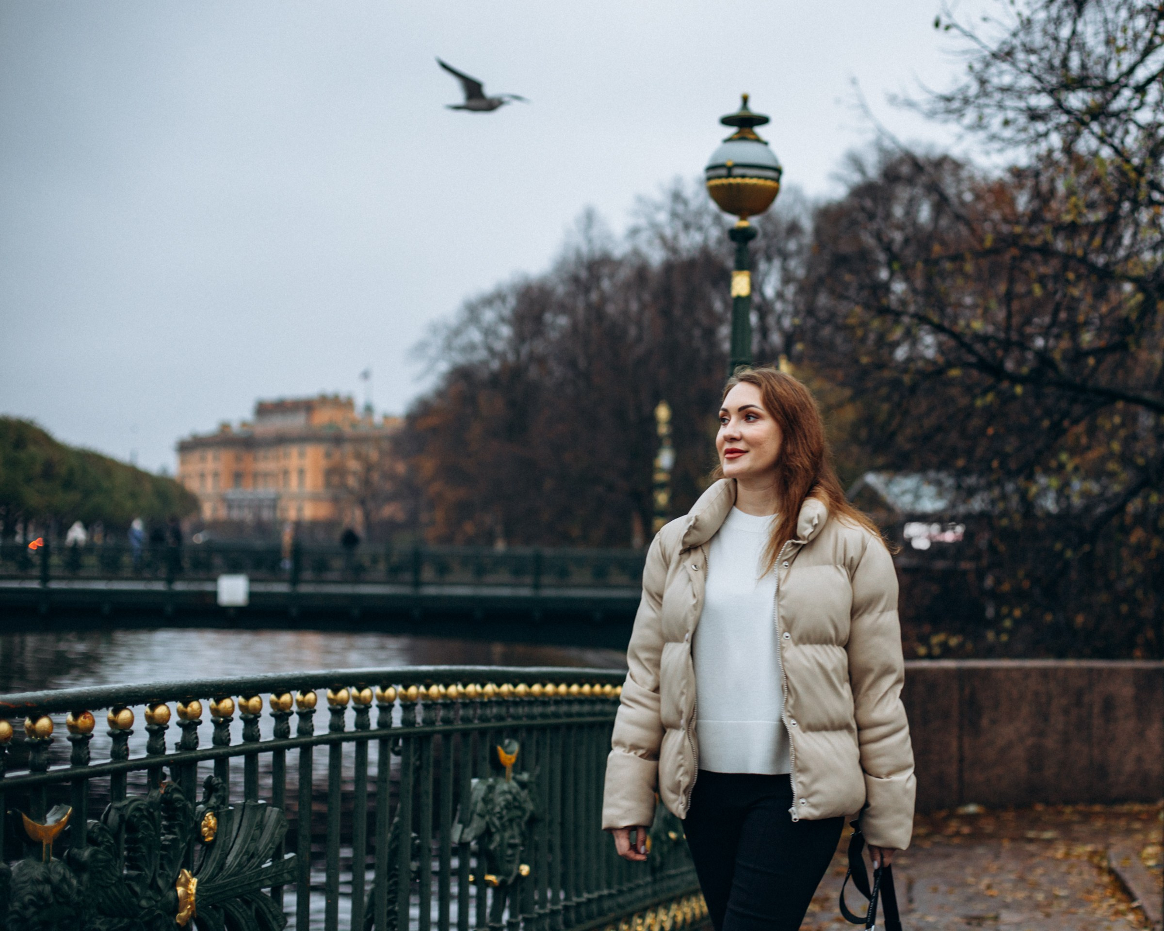 Оксана в ноябре. Фотопрогулка в Петербурге. Индивидуальный и семейный фотограф в Санкт-Петербурге