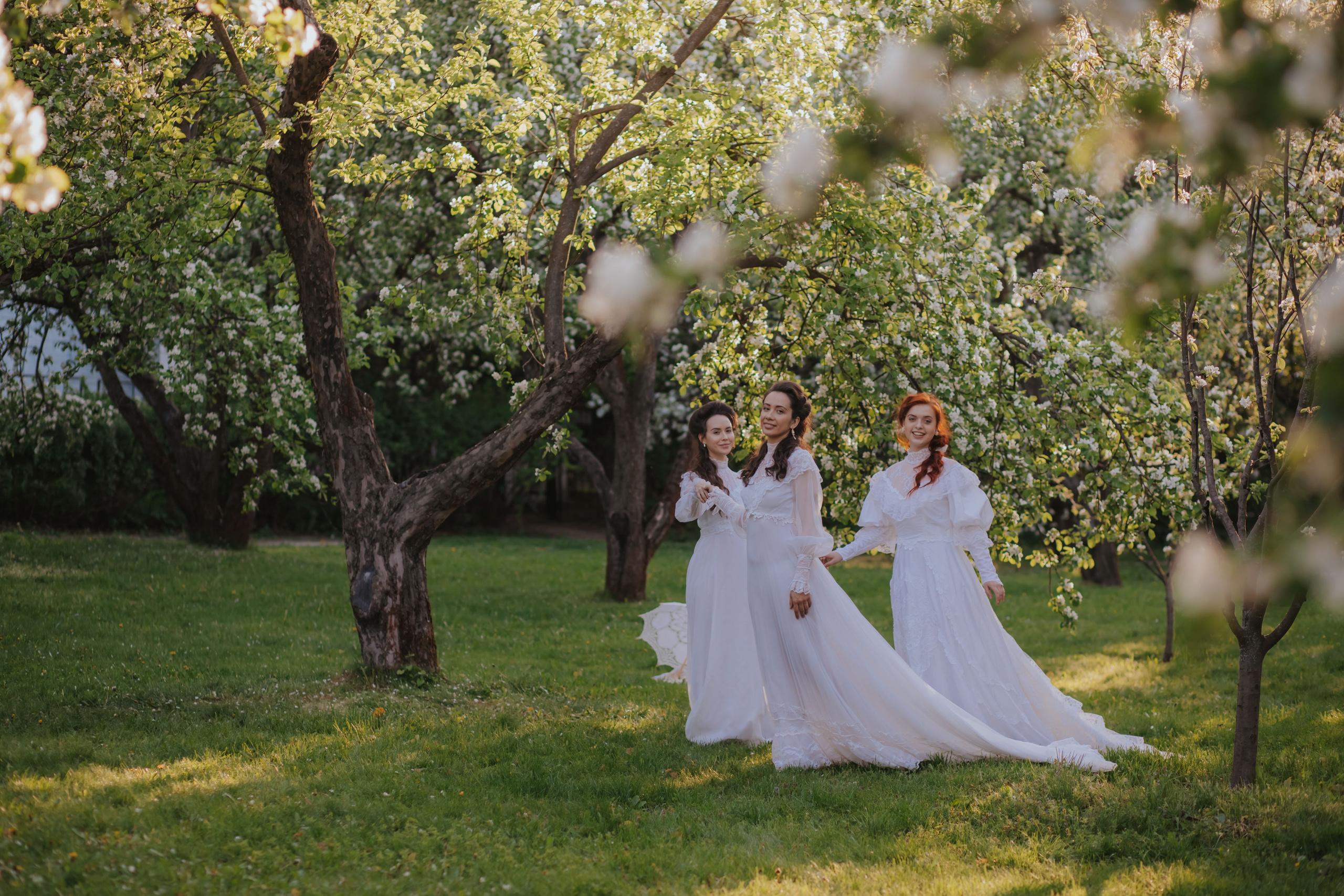 Яблоневый сад. Художественная винтажная фотография