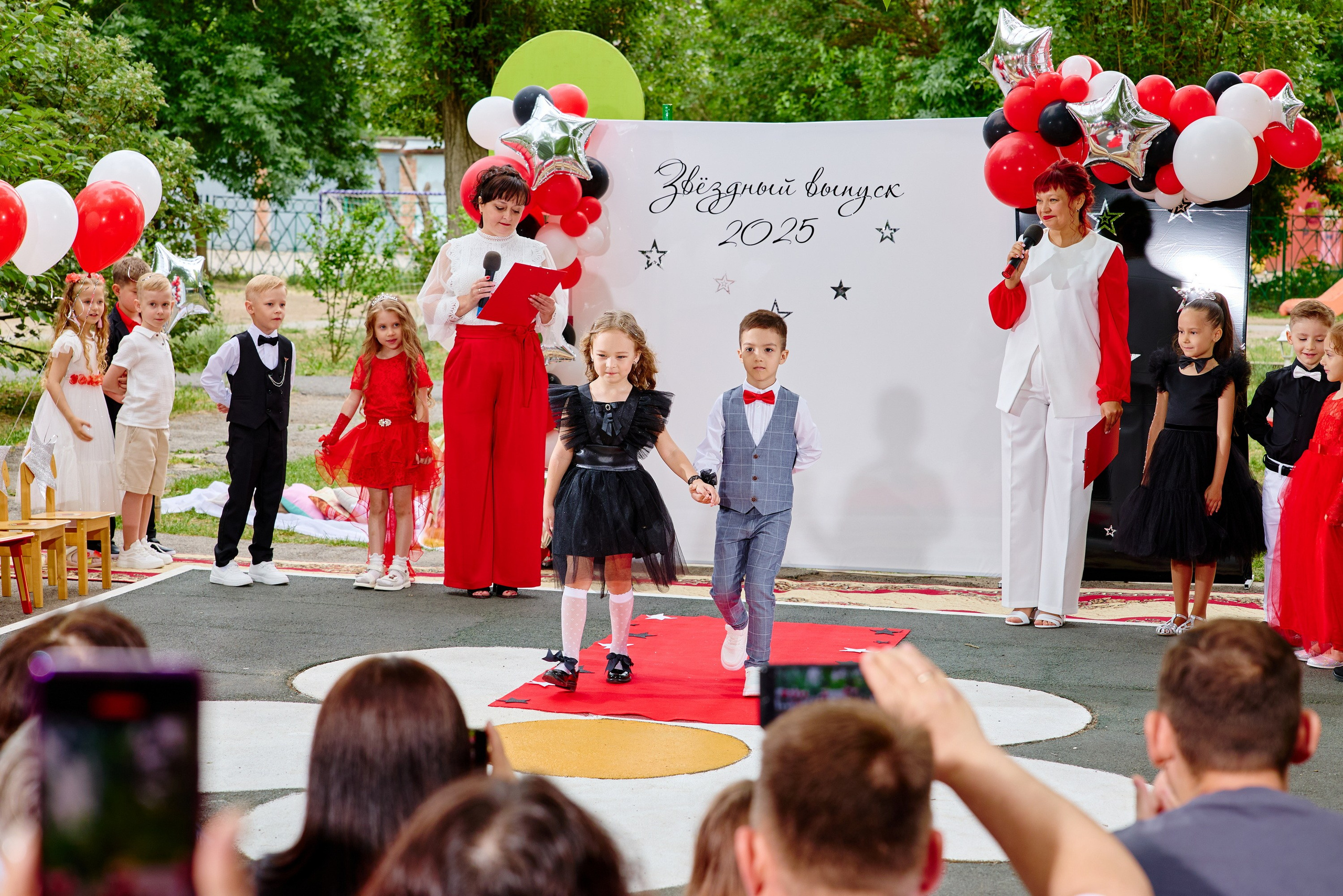 Выпускной 45 сад. Фотограф Выпускные альбомы Таганрог Сергей Коробченко