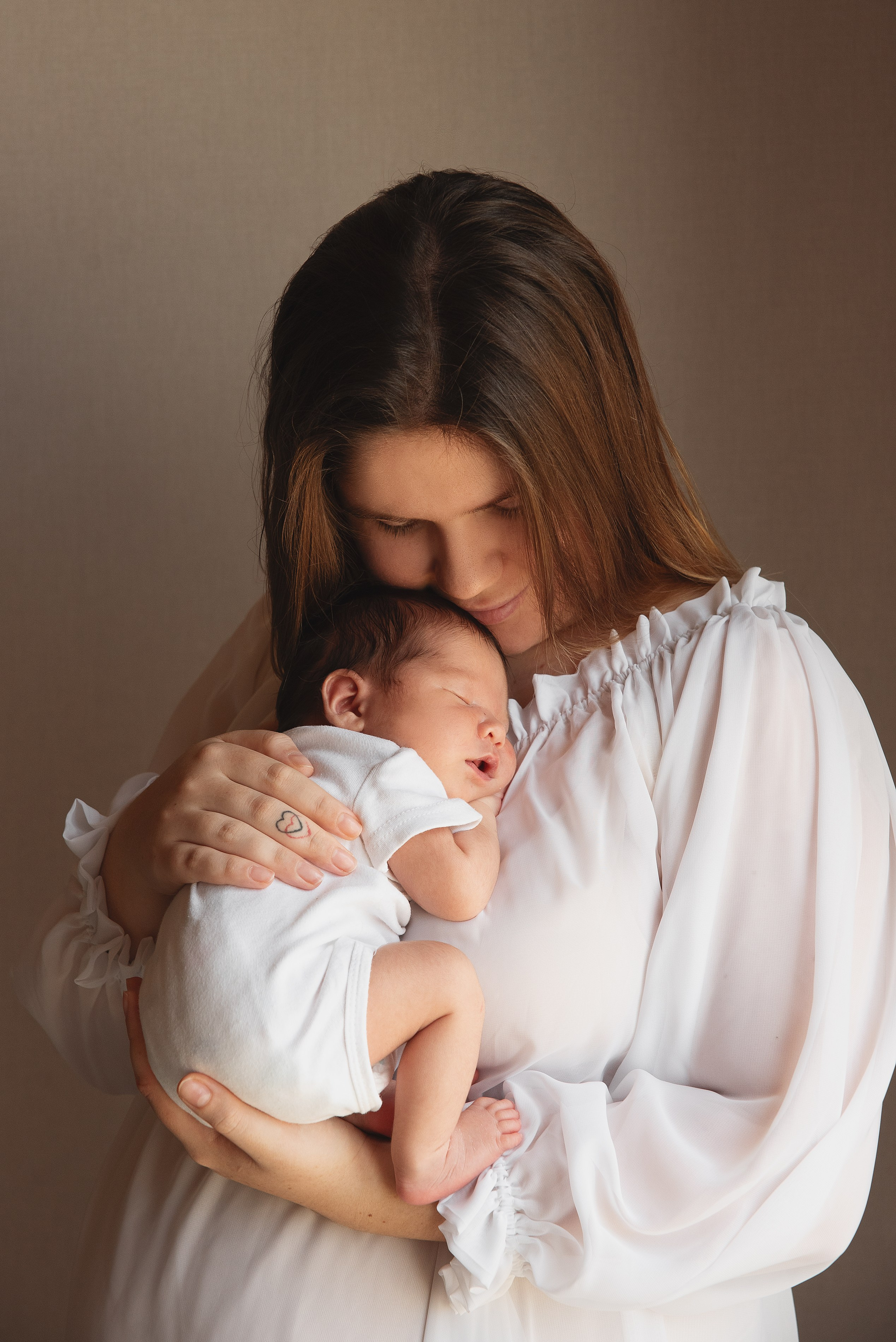 Семейная фотосессия с новорожденным Эрнест. Семейный фотограф в Южно-Сахалинске Анастасия Лимарева