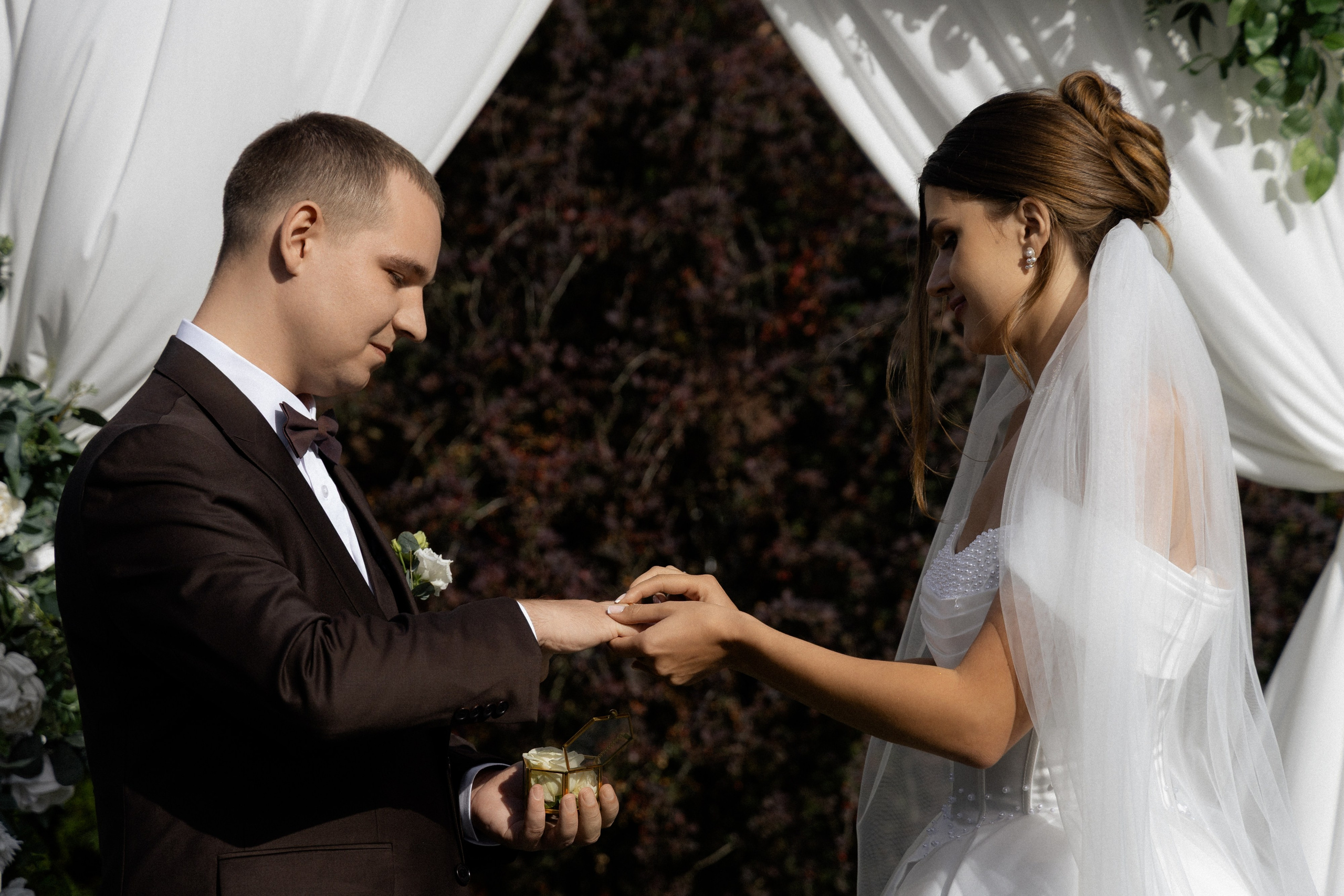 Свадебная фотосессия Анастасии и Игоря в Усадьбе Легенда. Свадебный фотограф в Минске/Беларуси Сергей Спиридонов