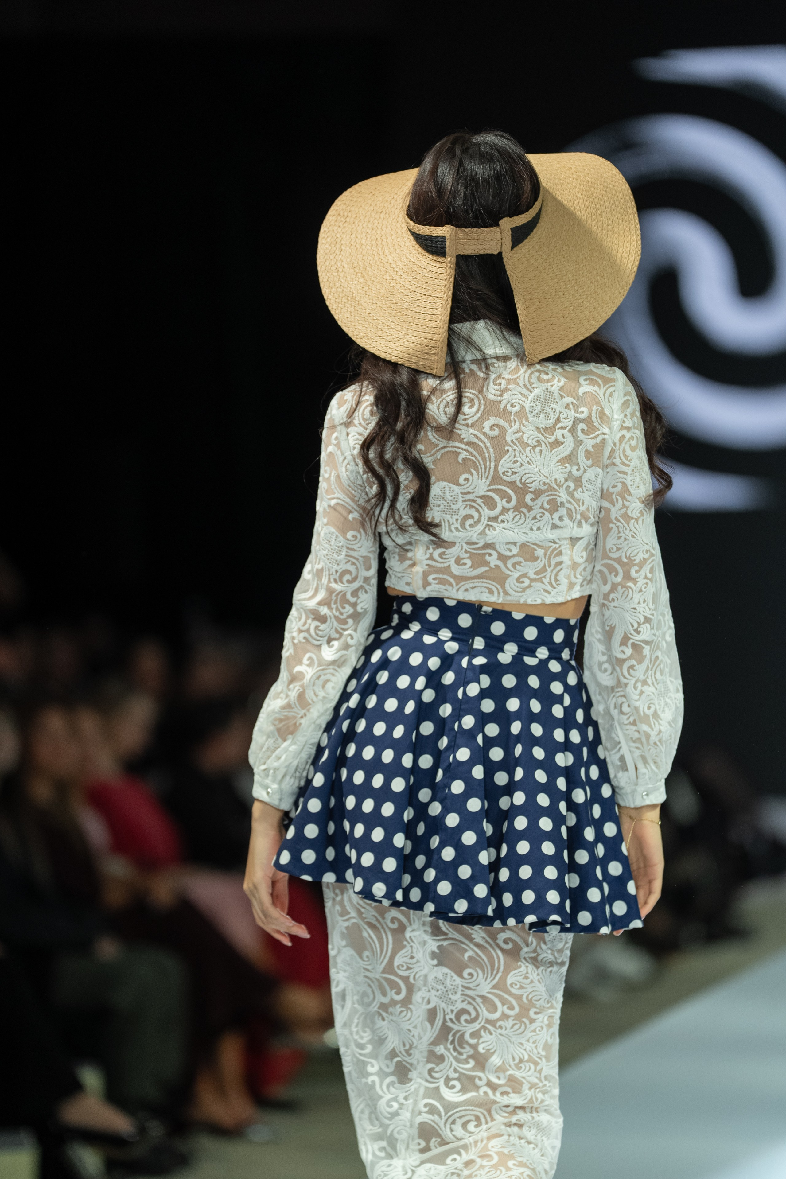 EURASIAN FASHION WEEK Vera Shasherina. Сайт Алматинского НЮ АРТ, будуар и фэшн фотографа Дениса Карпенко
