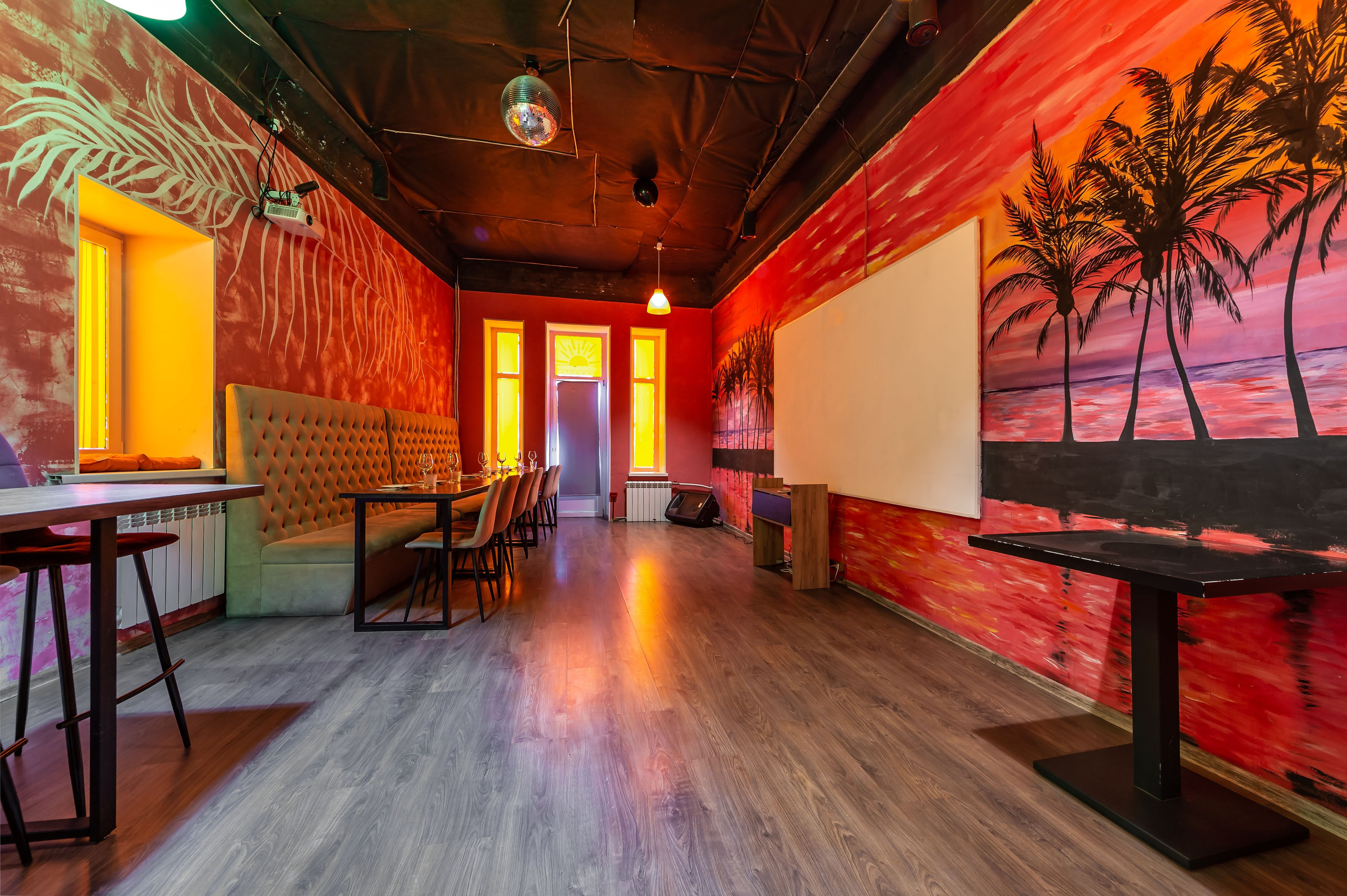 Майами. Аренда лофта в СПб для мероприятий