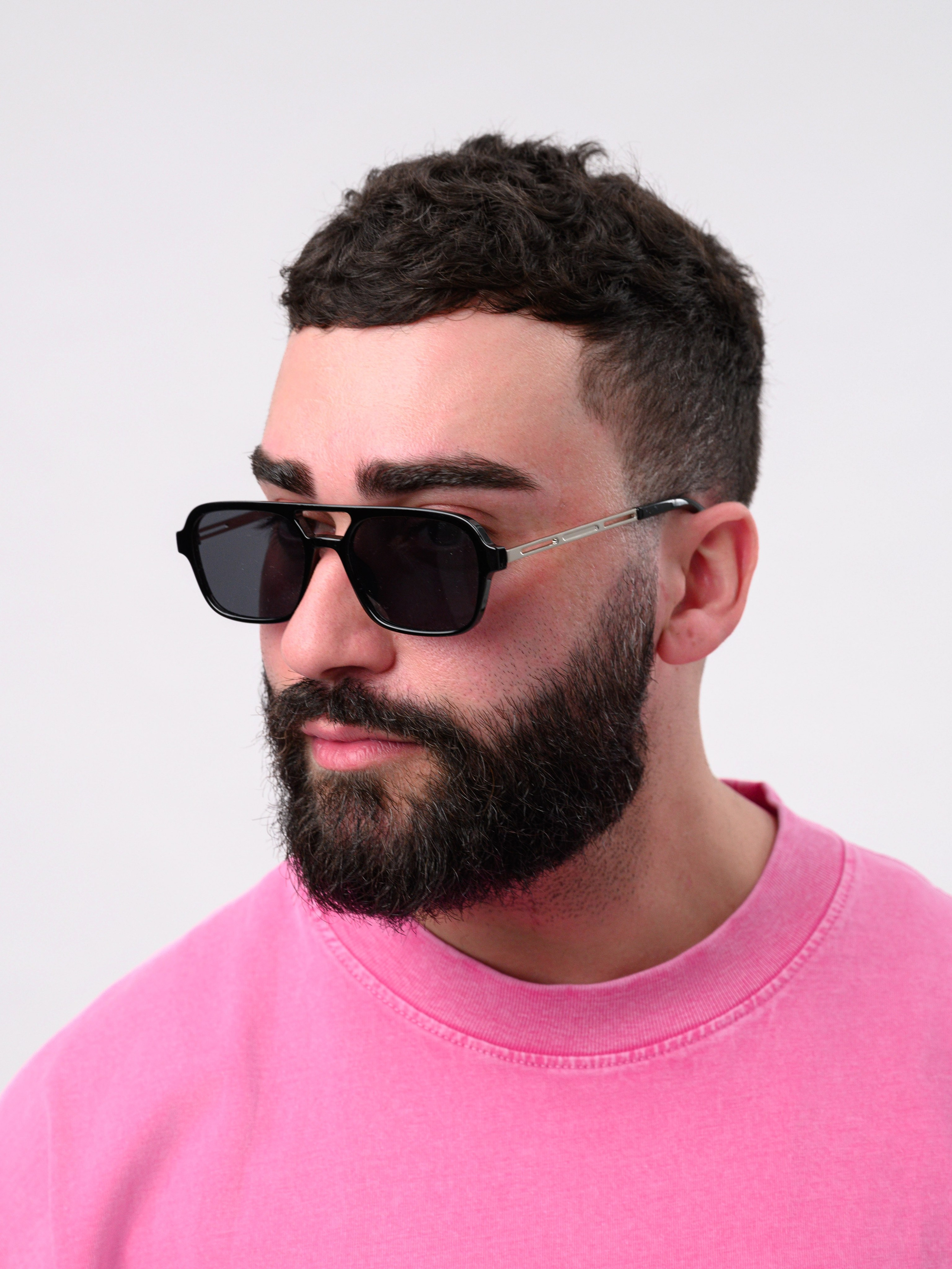 Каталог Мужчины. Студия рекламной и предметной съемки товаров WELKO Studio