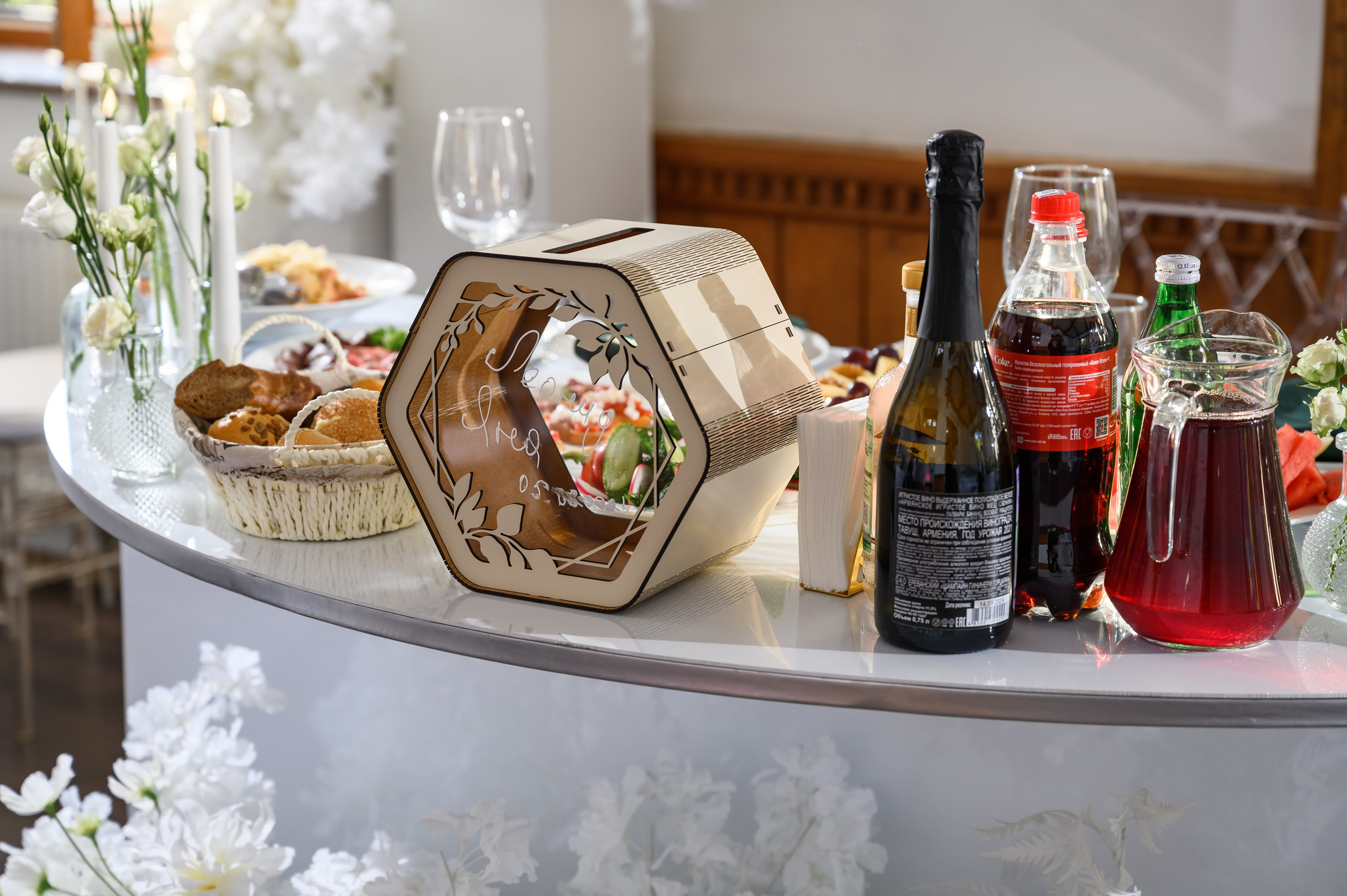 Свадебная фотосессия Банкетный зал Замок Монсоро. Свадебный фотограф Москва Юрий Кульман