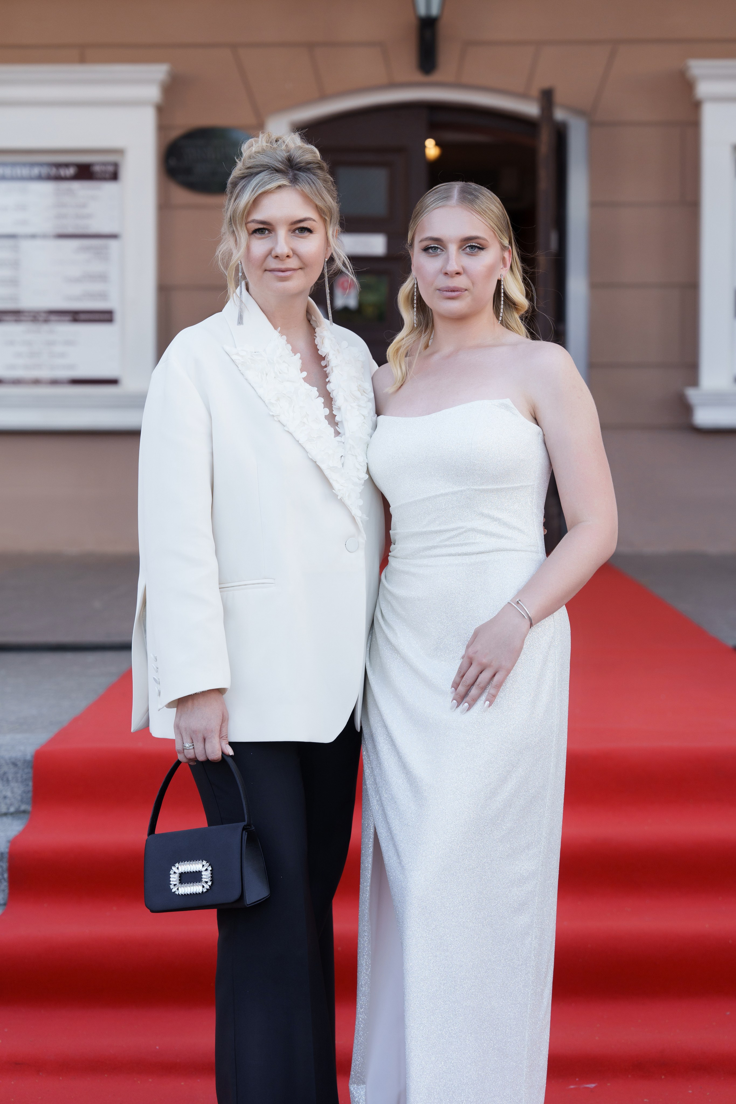 Выпускной Гимназия 7. Свадебный и репортажный фотограф Элина Козырьянова