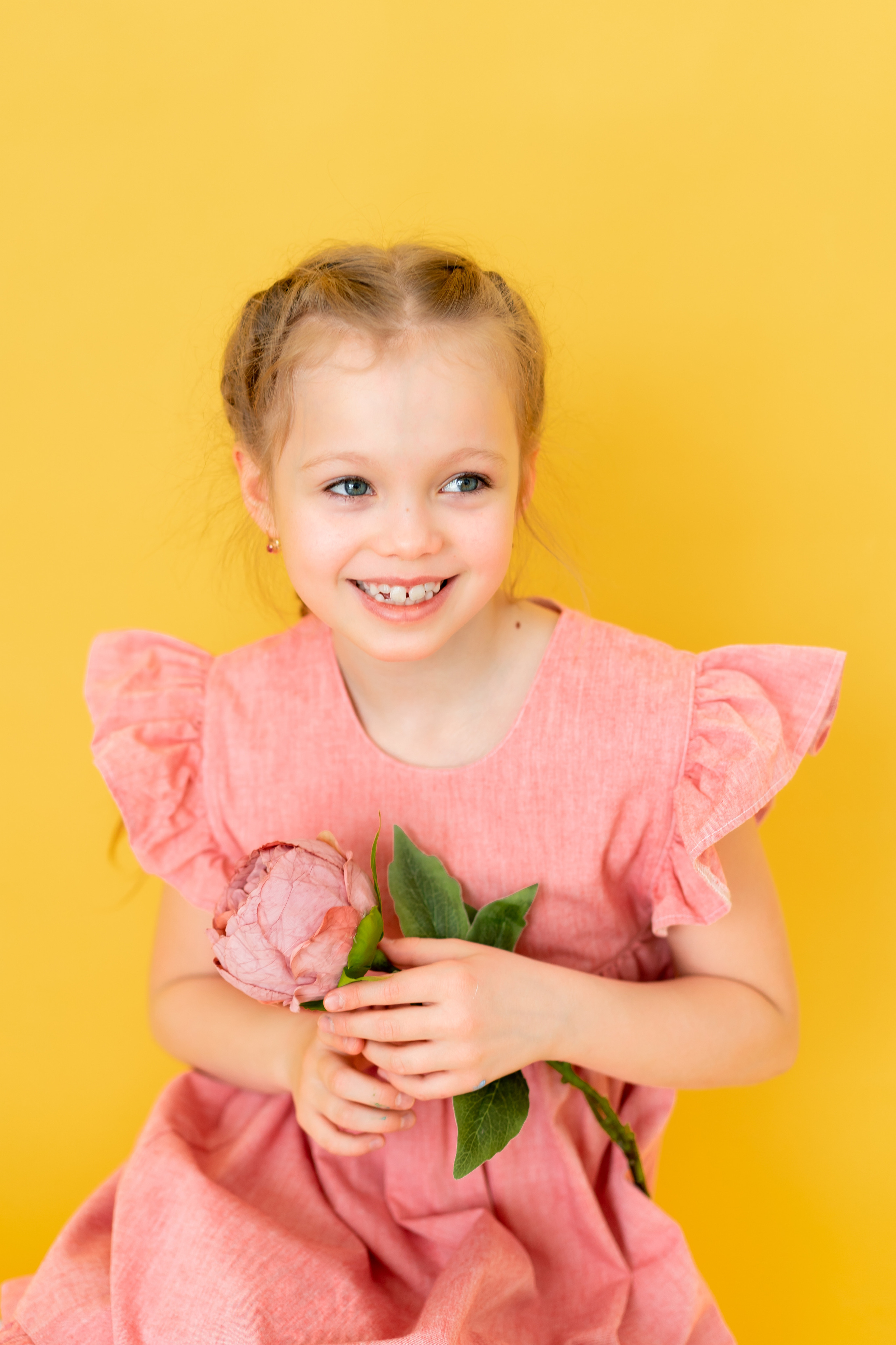 С Днём Рождения ребенка, портрет. Детская, семейная фотостудия в Санкт-Петербурге