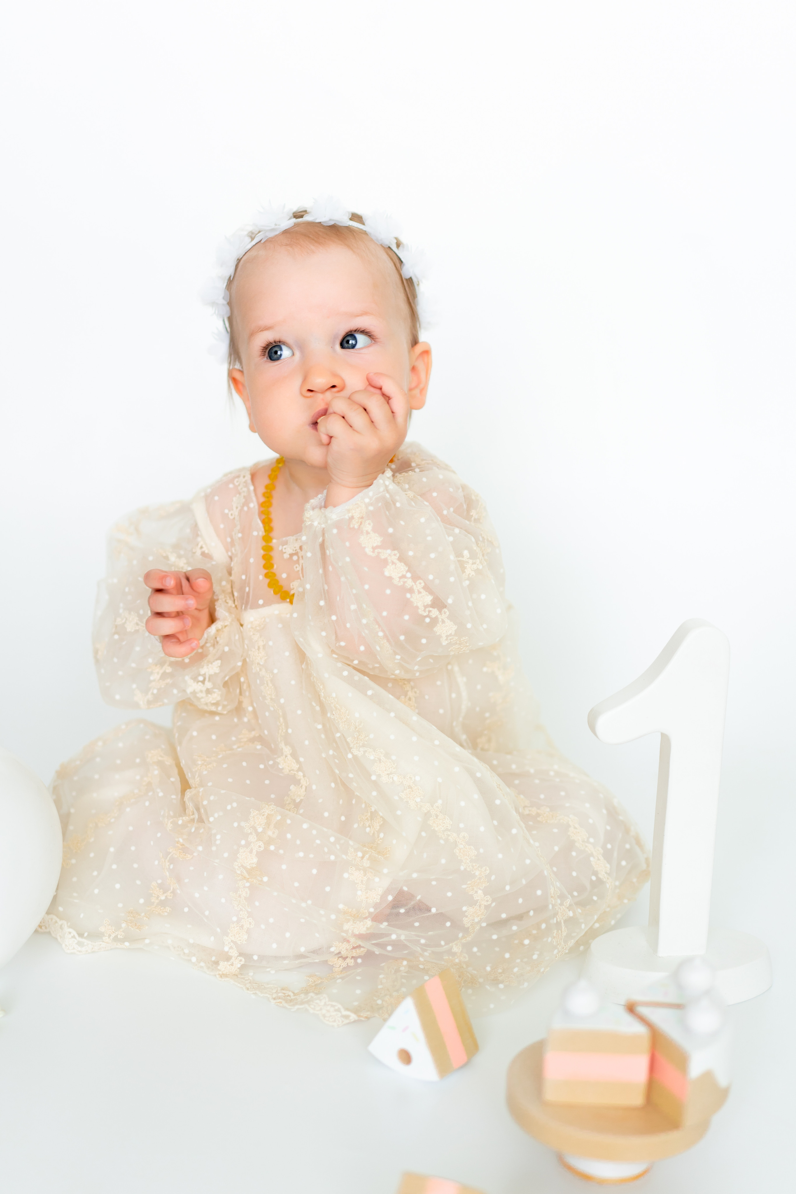 Первый день рождения малыша. Детская, семейная фотостудия в Санкт-Петербурге