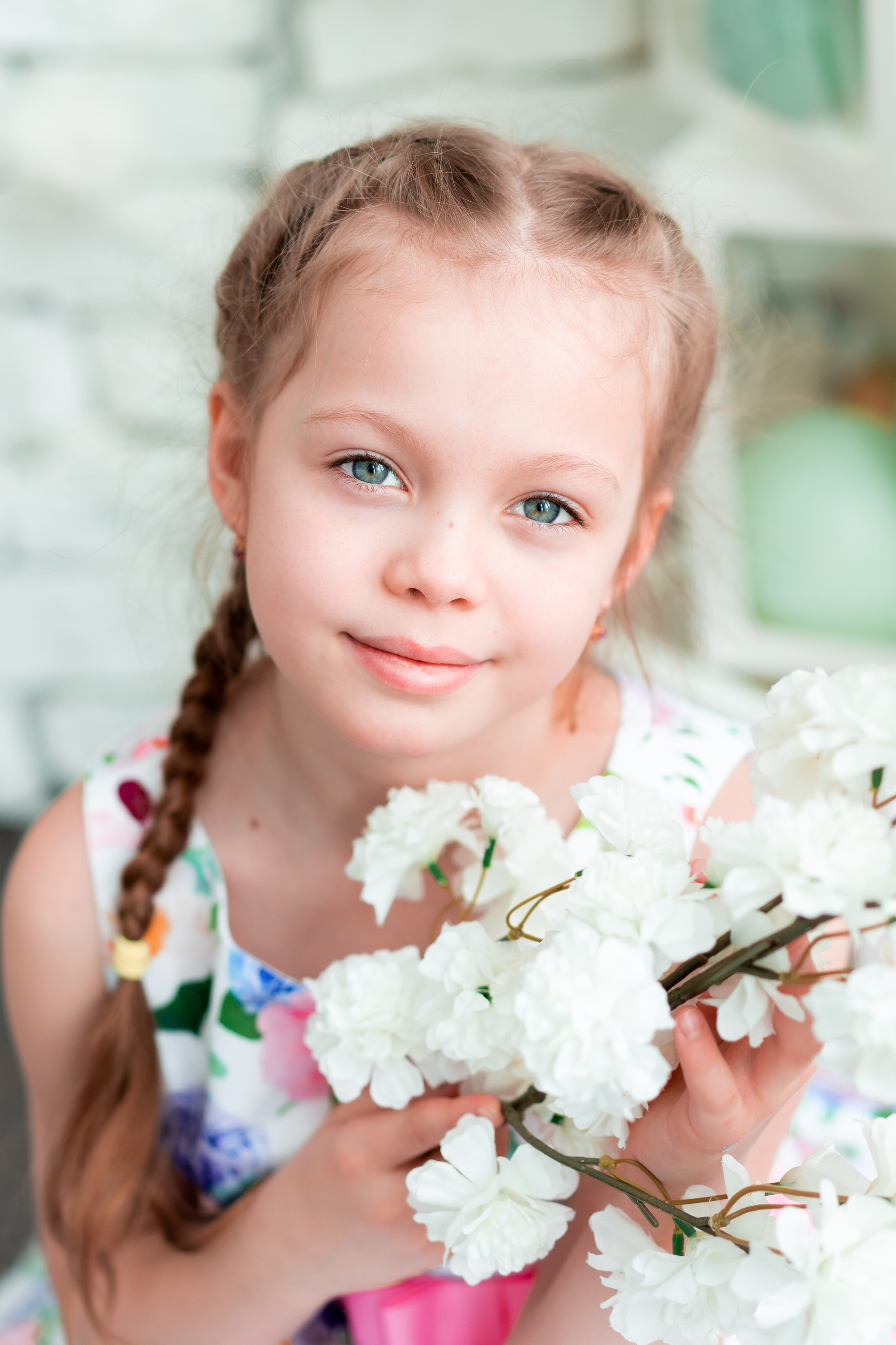 С Днём Рождения ребенка, портрет. Детская, семейная фотостудия в Санкт-Петербурге