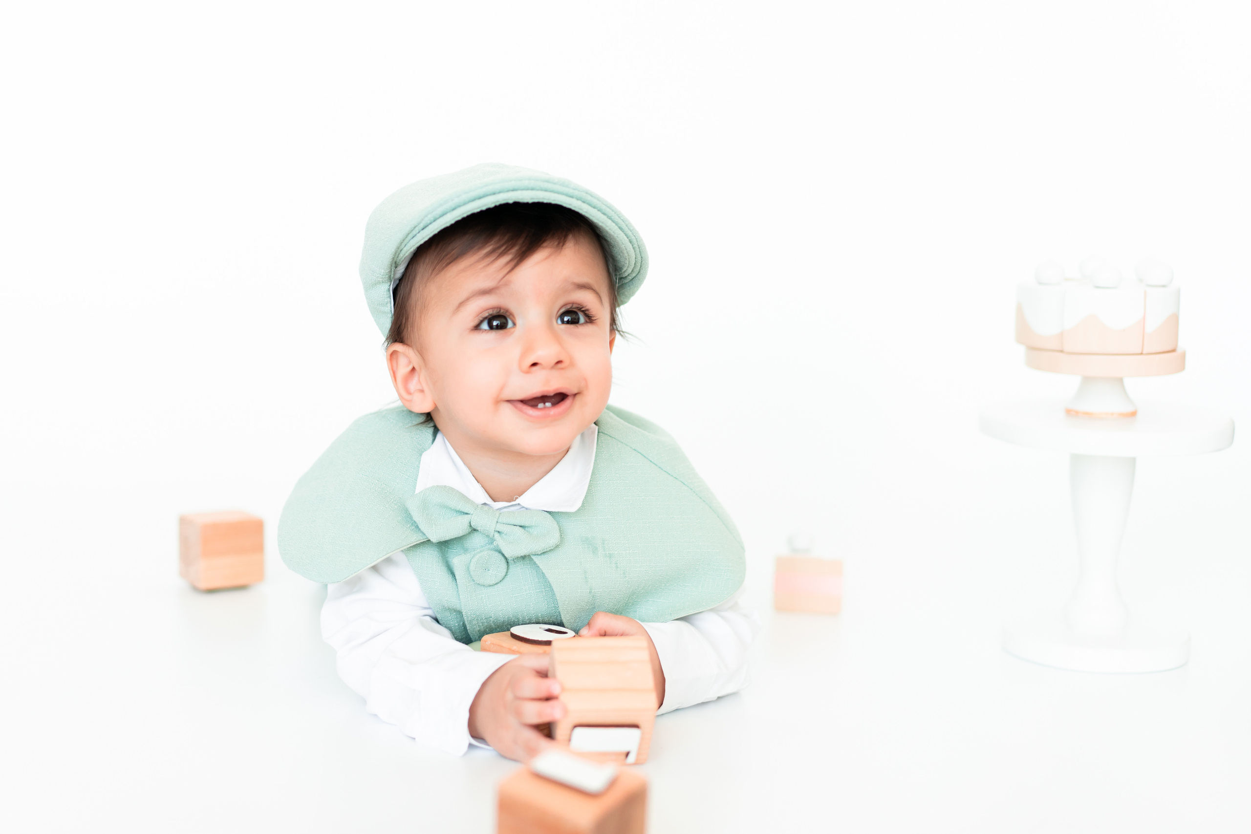 Первый день рождения малыша. Детская, семейная фотостудия в Санкт-Петербурге