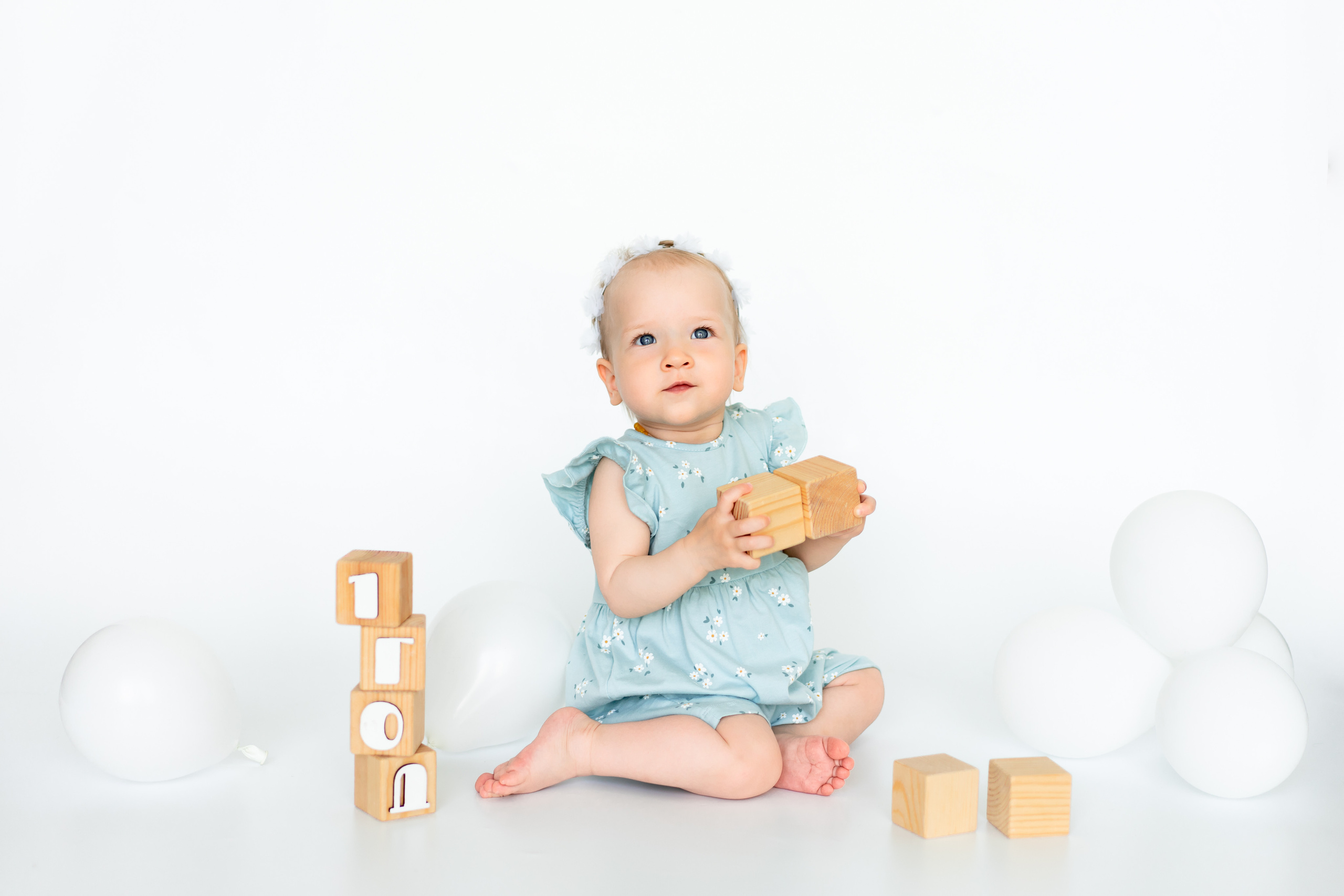 Первый день рождения малыша. Детская, семейная фотостудия в Санкт-Петербурге