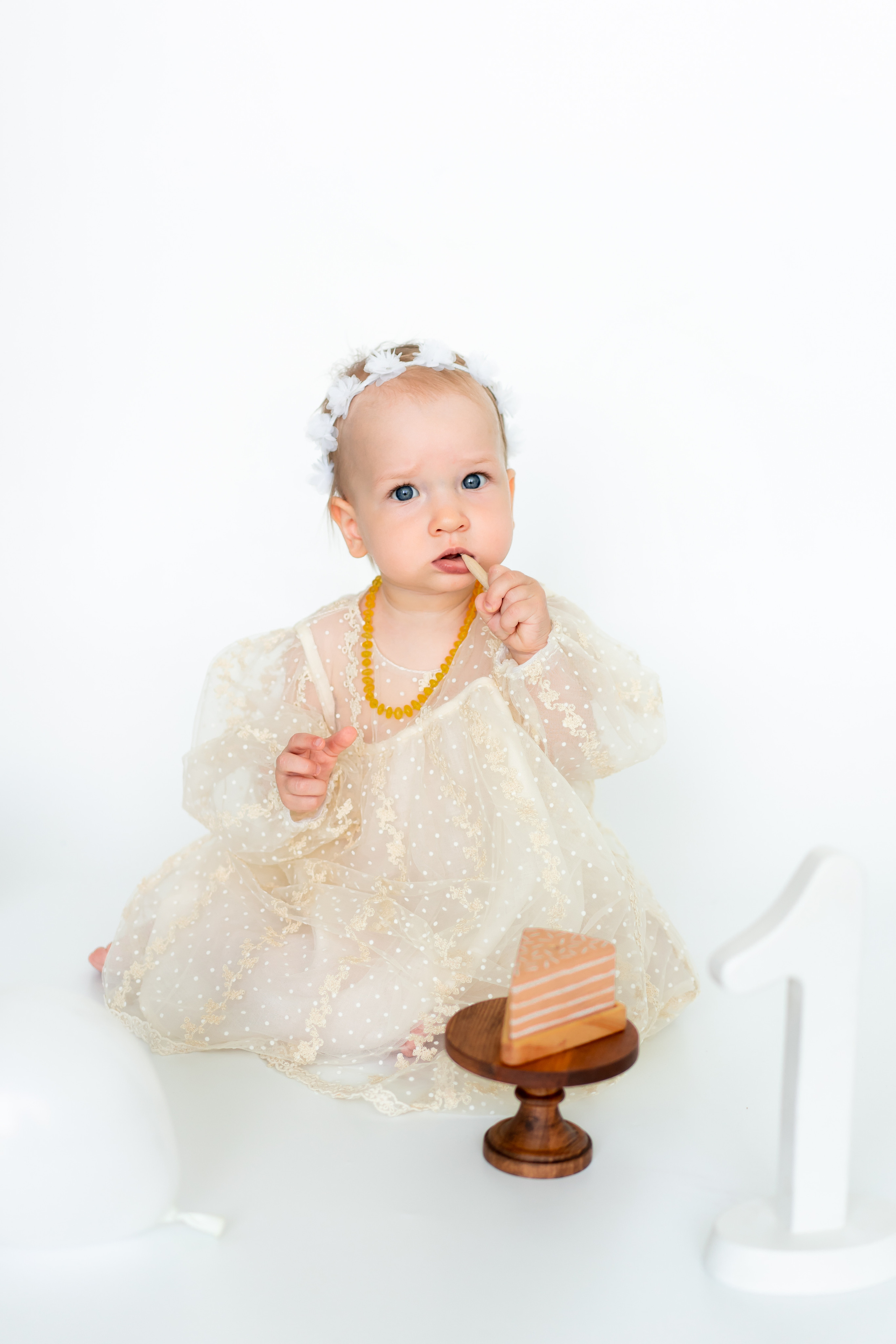 Первый день рождения малыша. Детская, семейная фотостудия в Санкт-Петербурге