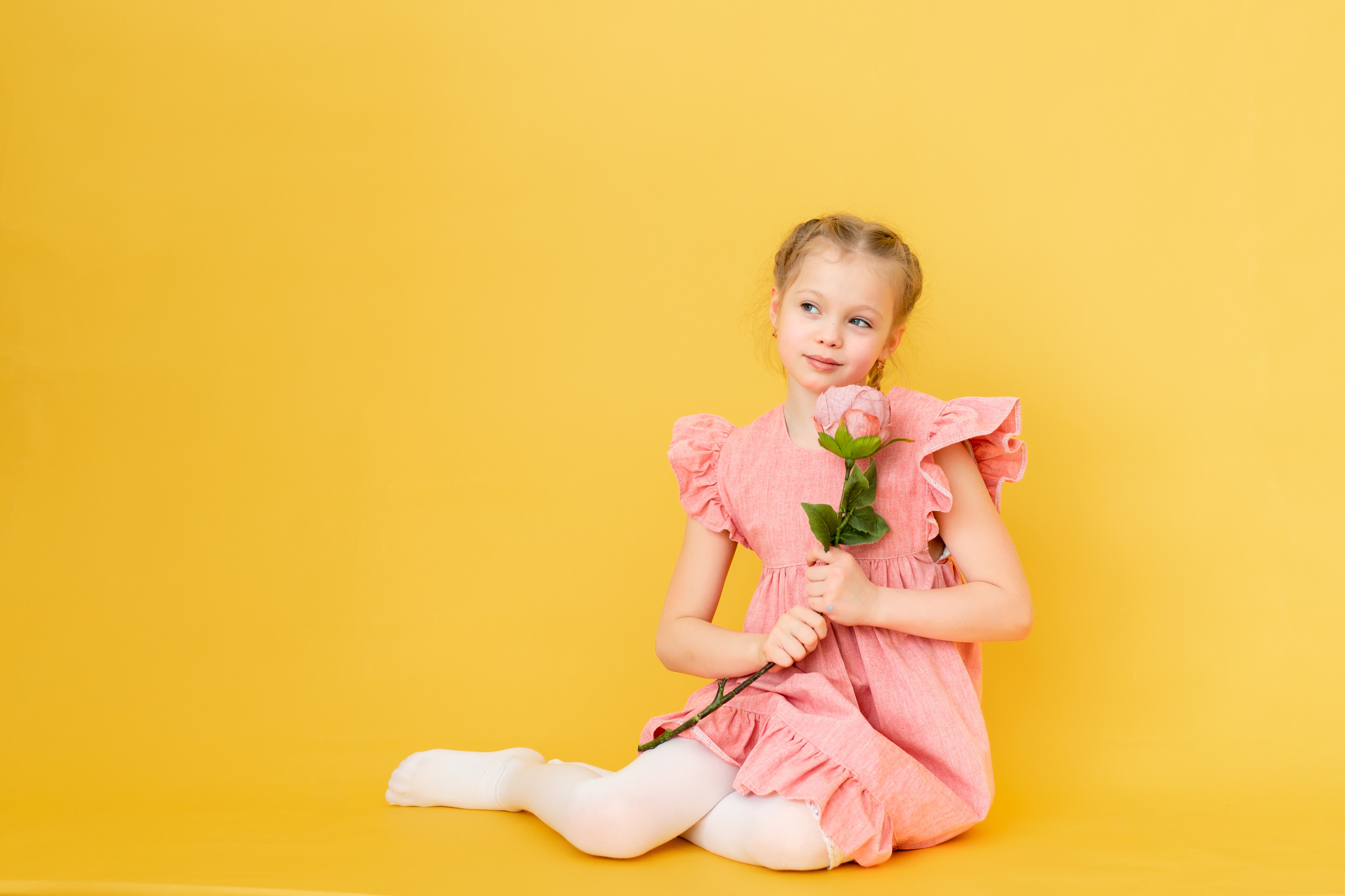 С Днём Рождения ребенка, портрет. Детская, семейная фотостудия в Санкт-Петербурге