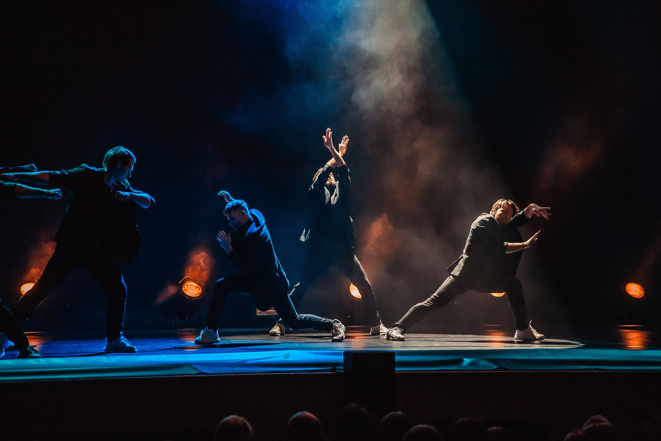 Шоу под дождем, Гранд Холл Сибирь, 20.02.2026. Фотограф Регина Крикунова г. Красноярск