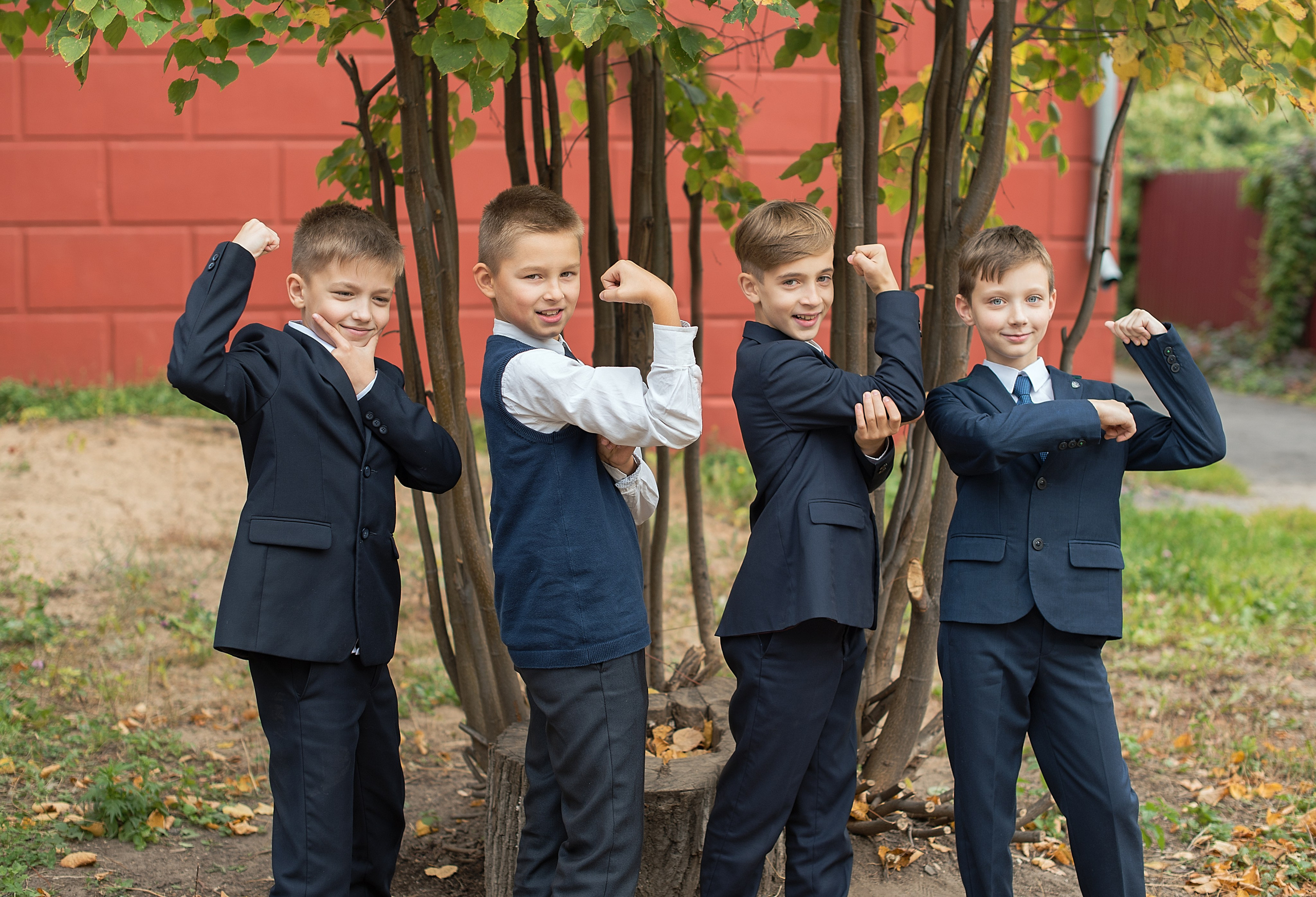 Пример съемки для выпускного альбома с наполнением «стандарт». Выпускные альбомы для школ и детских садов в Иваново