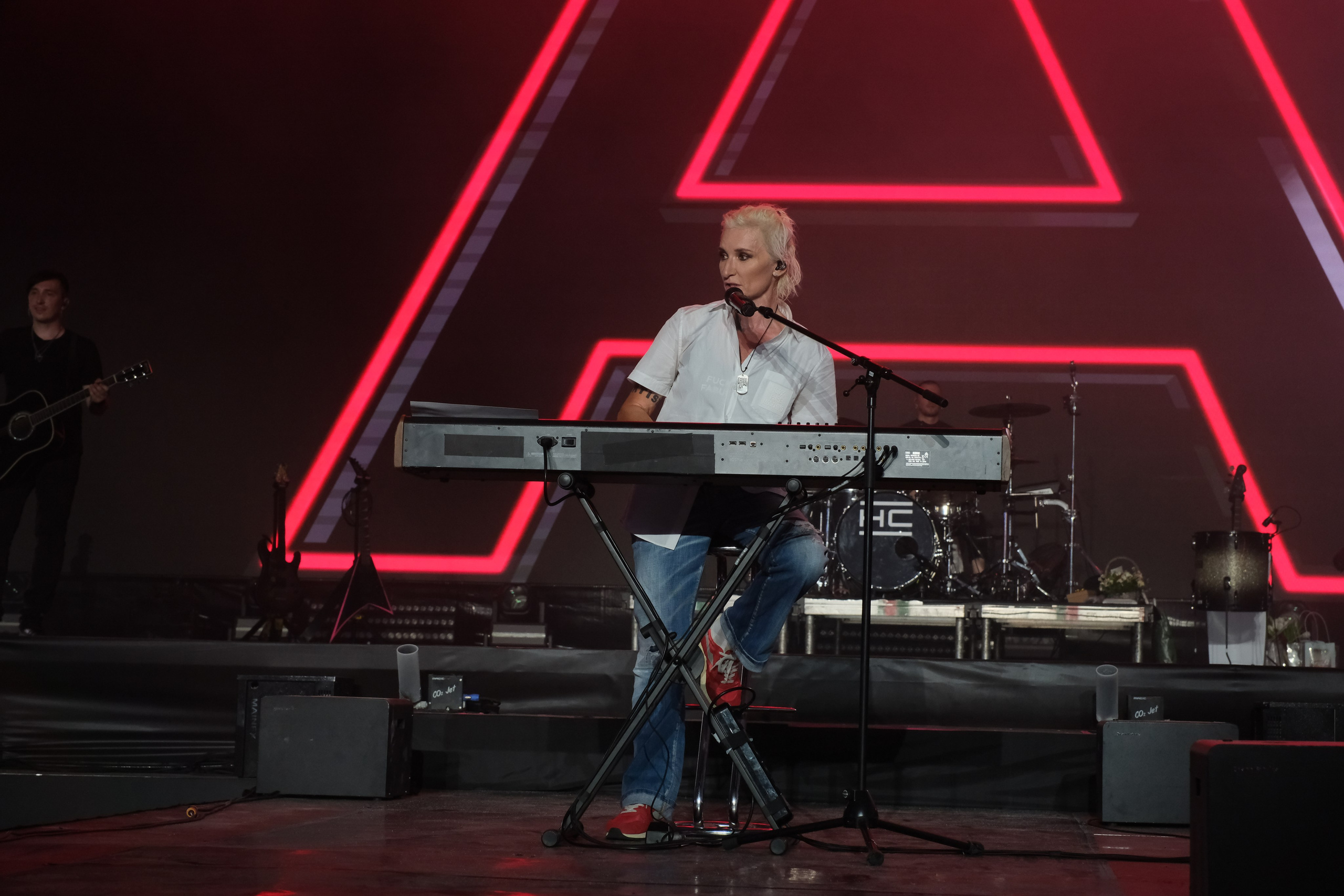 Диана Арбенина (группа «Ночные снайперы») — Москва, МТС Live Лето 2024. RedGeek - блогер и стручњак за образовање и ИТ Кирил Ситнов